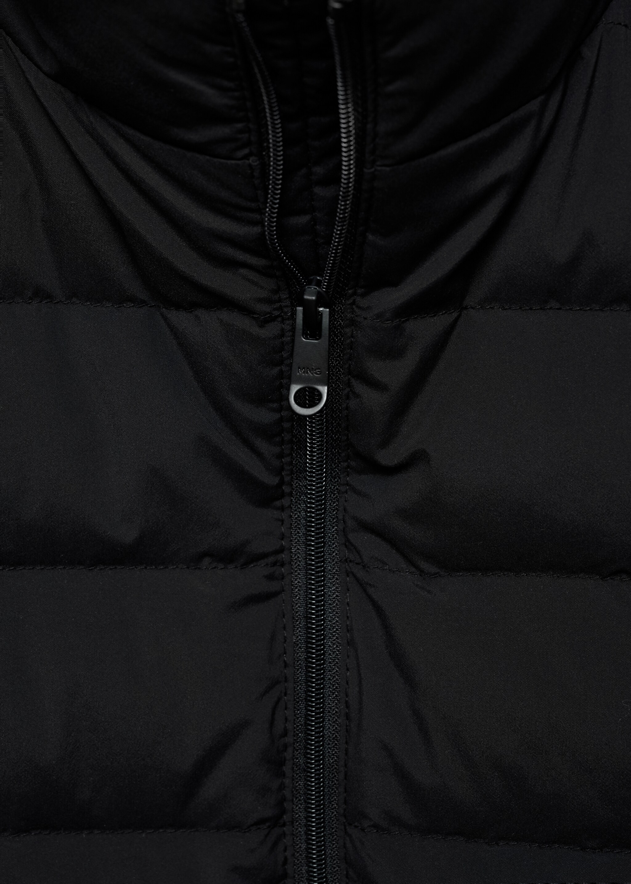 Quilted gilet with feather filling - Details of the article 8, Black. Ref: 77054432-00.