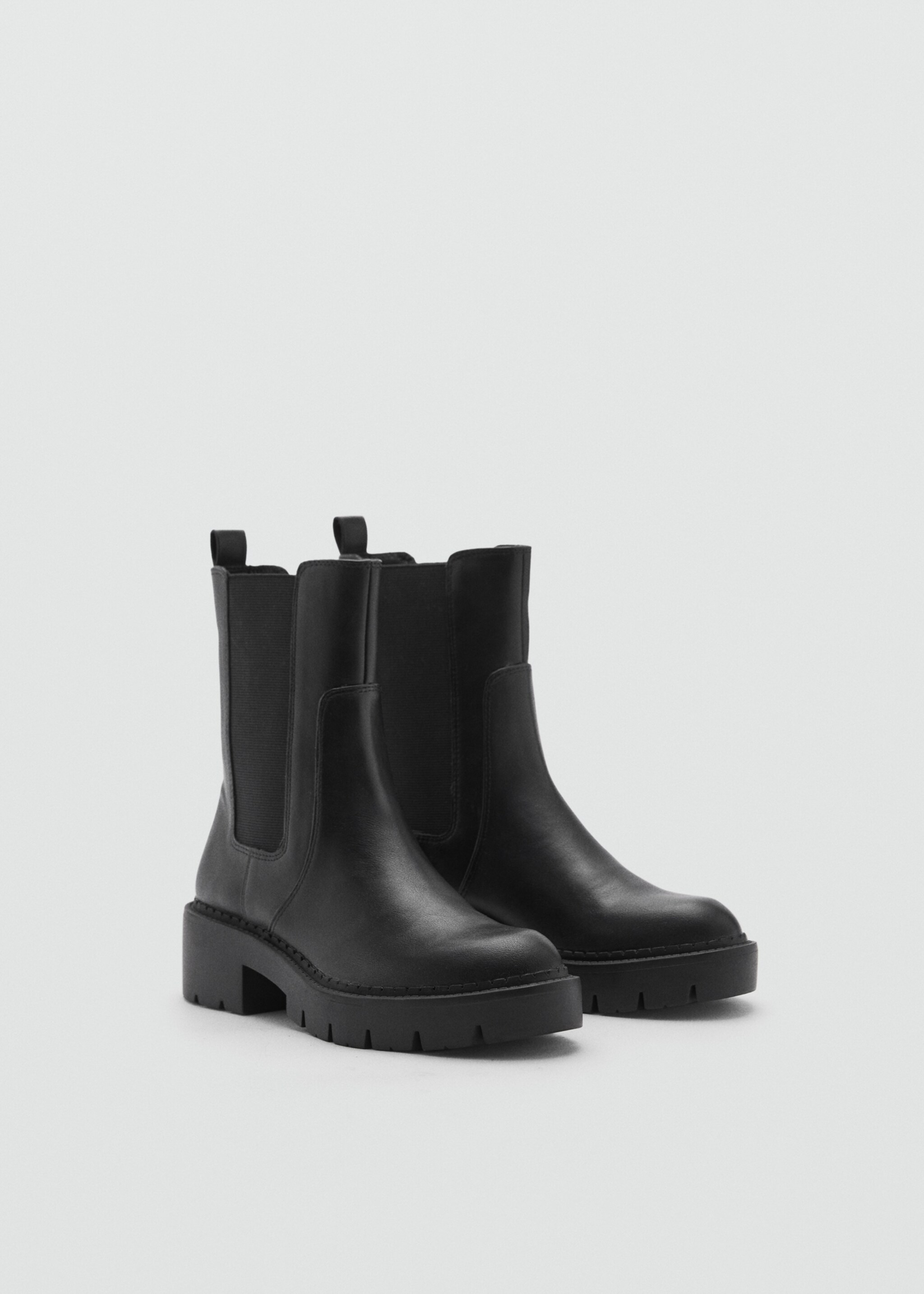 Stiefelette mit Stretch-Einsatz - Mittlere Ansicht, Schwarz. Ref: 77054759-00.