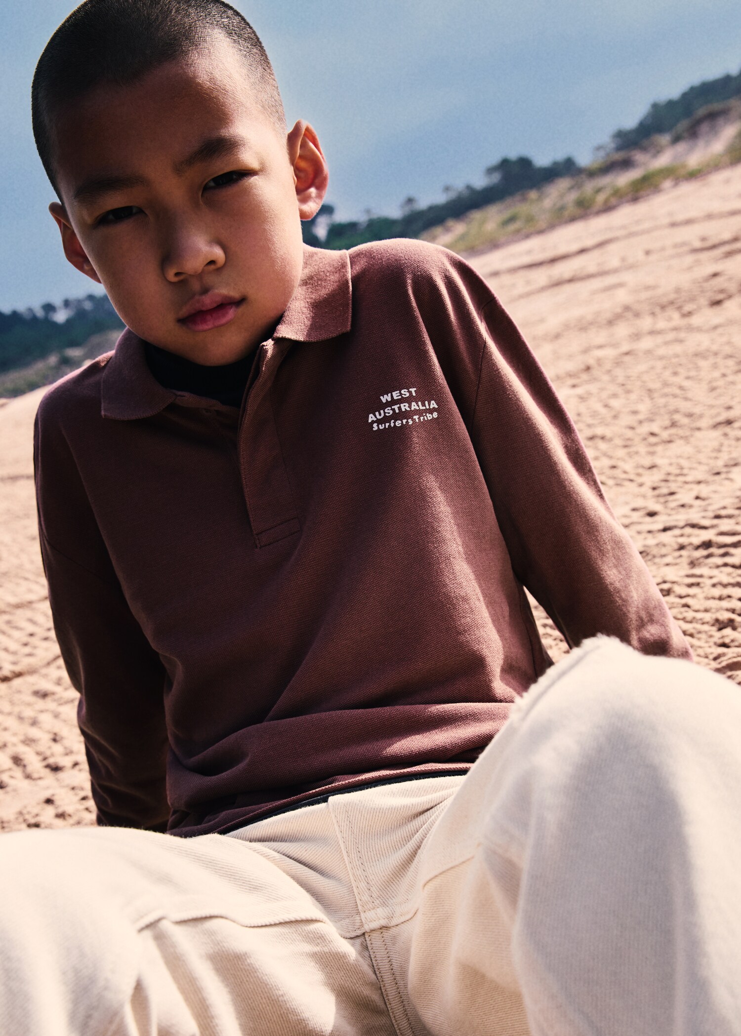 Poloshirt mit Stickdetail - Detail des Artikels 5