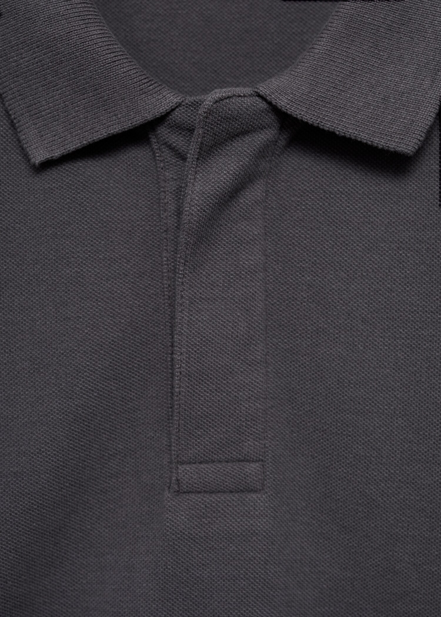 Poloshirt mit Stickdetail - Detail des Artikels 8