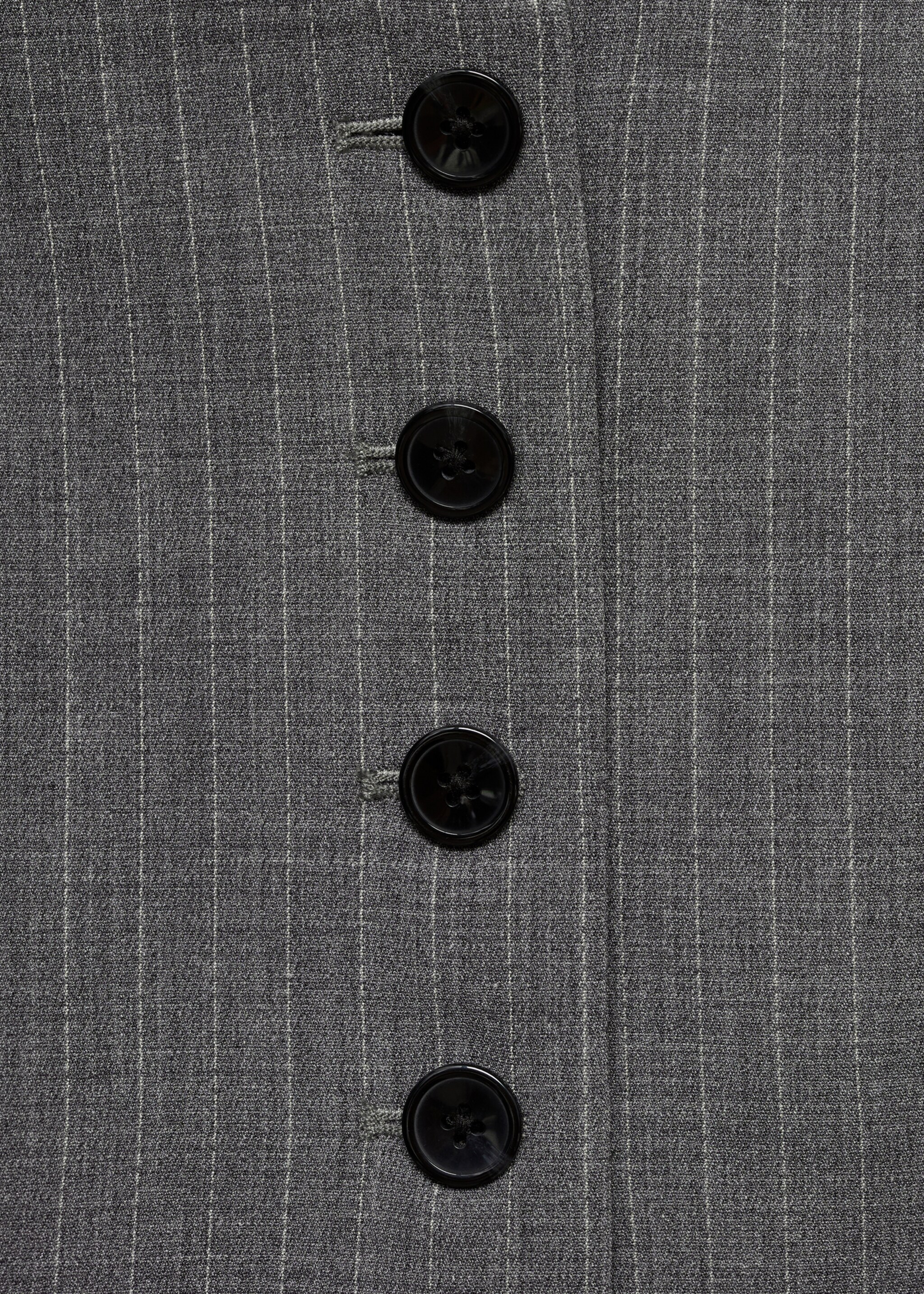 Krijtstreepgilet - Detail van het artikel 8, Grijs. Ref: 77054766-00.