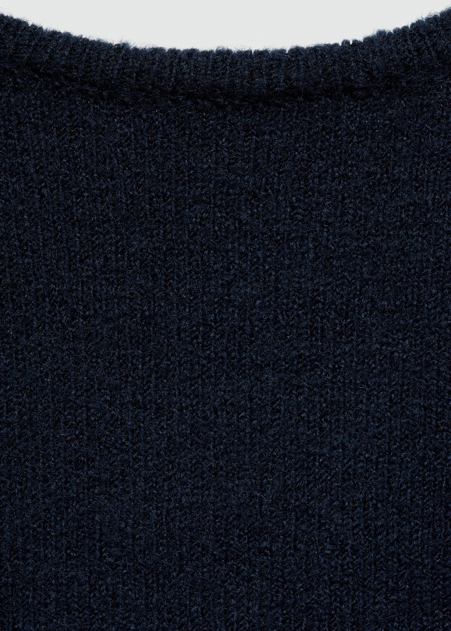 Pullover mit Rückenschlitz - Detail des Artikels 8