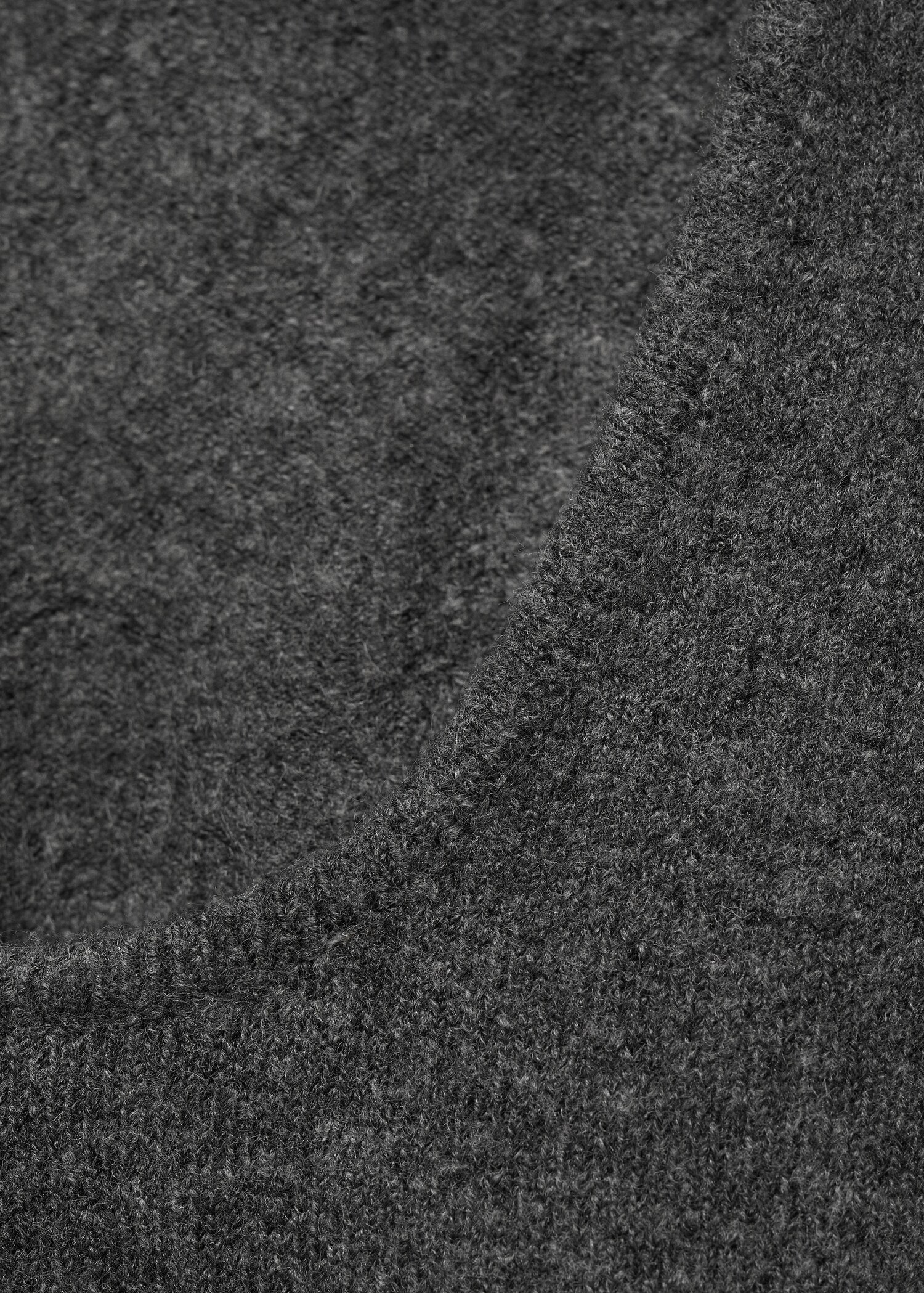 Pullover mit Rückenschlitz - Detail des Artikels 8