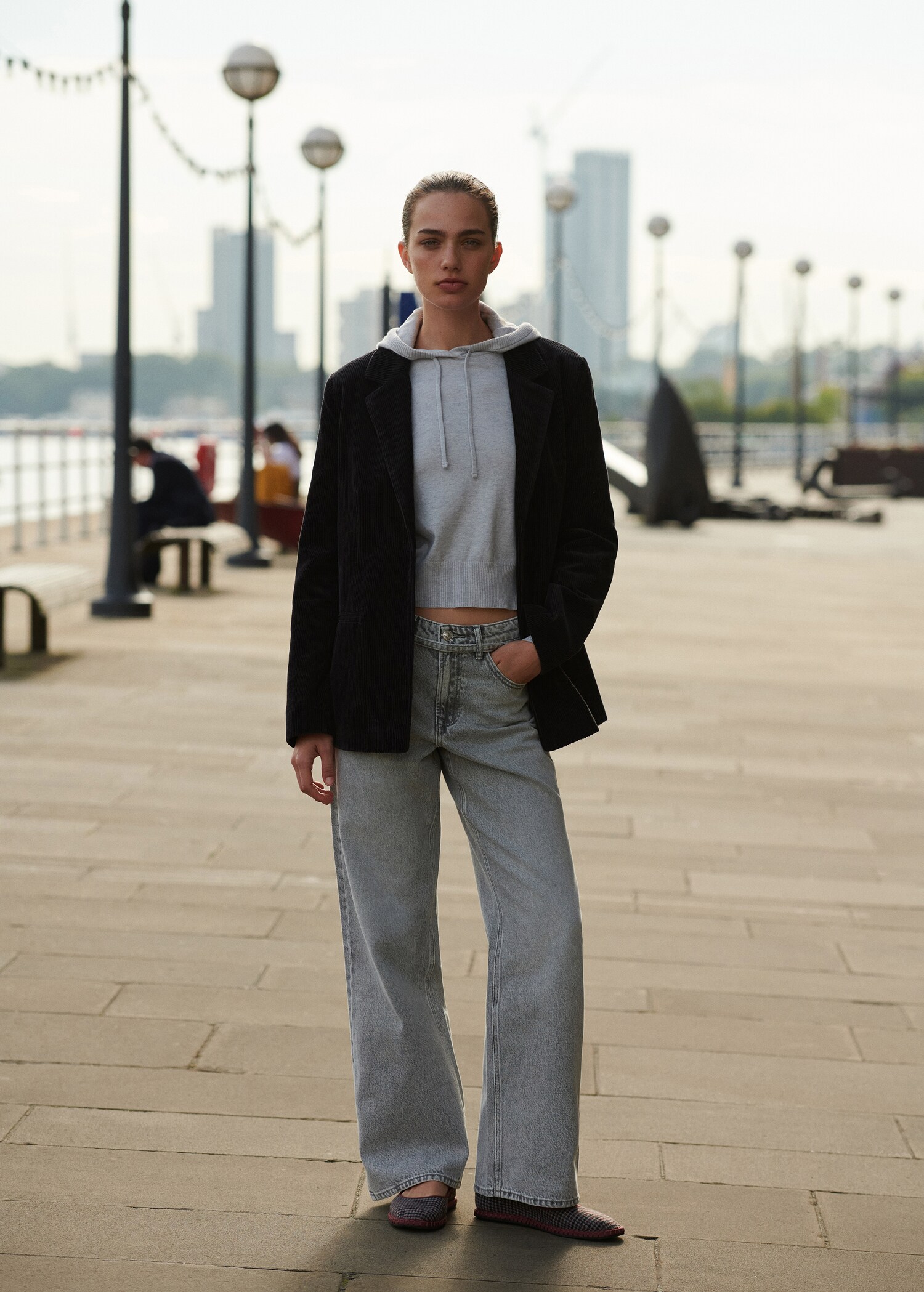 Wideleg-Jeans mit Kordelzug - Detail des Artikels 4