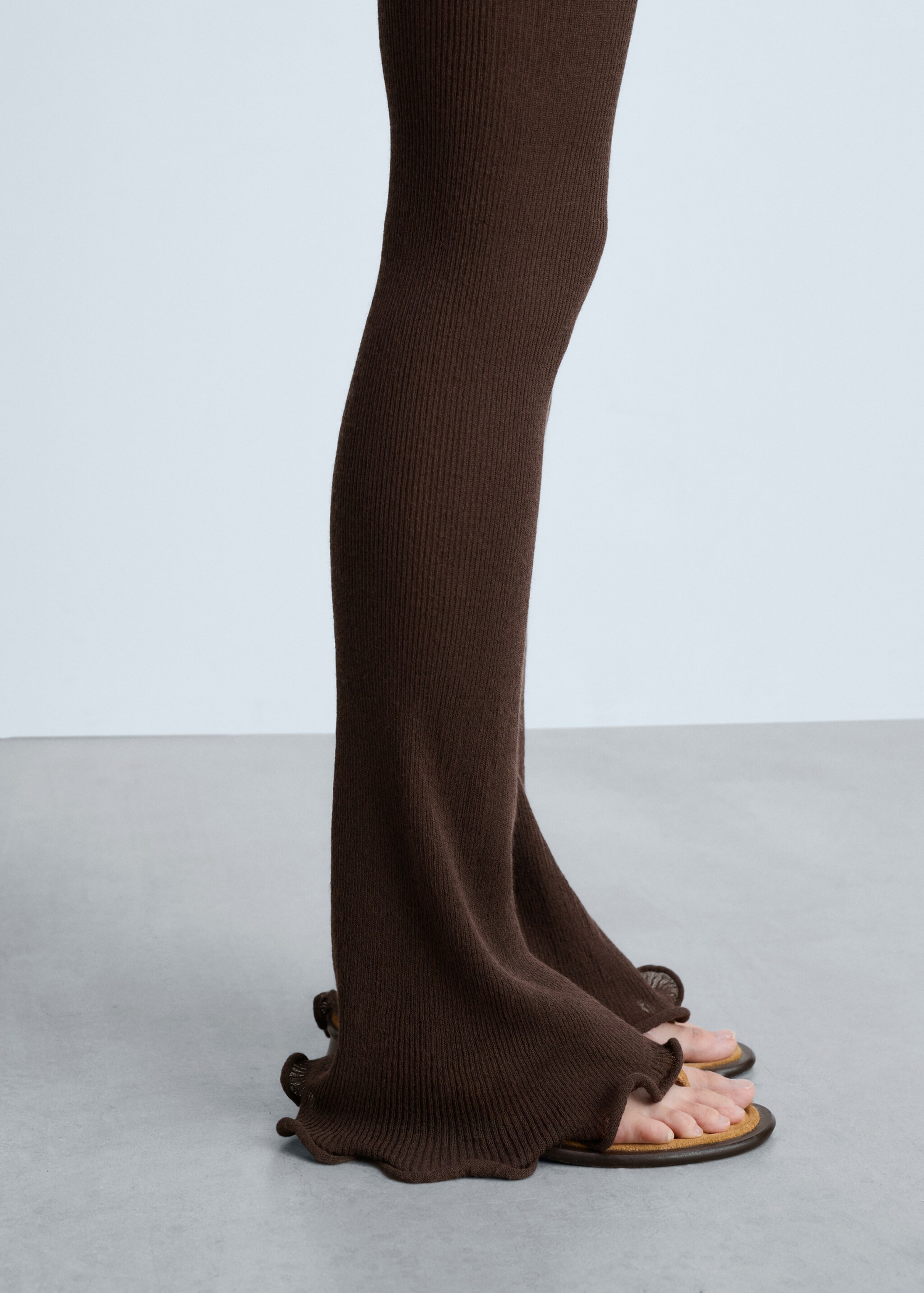 Pantalon maille flare - Détail de l'article 6, Marron. Ref: 77054791-00.