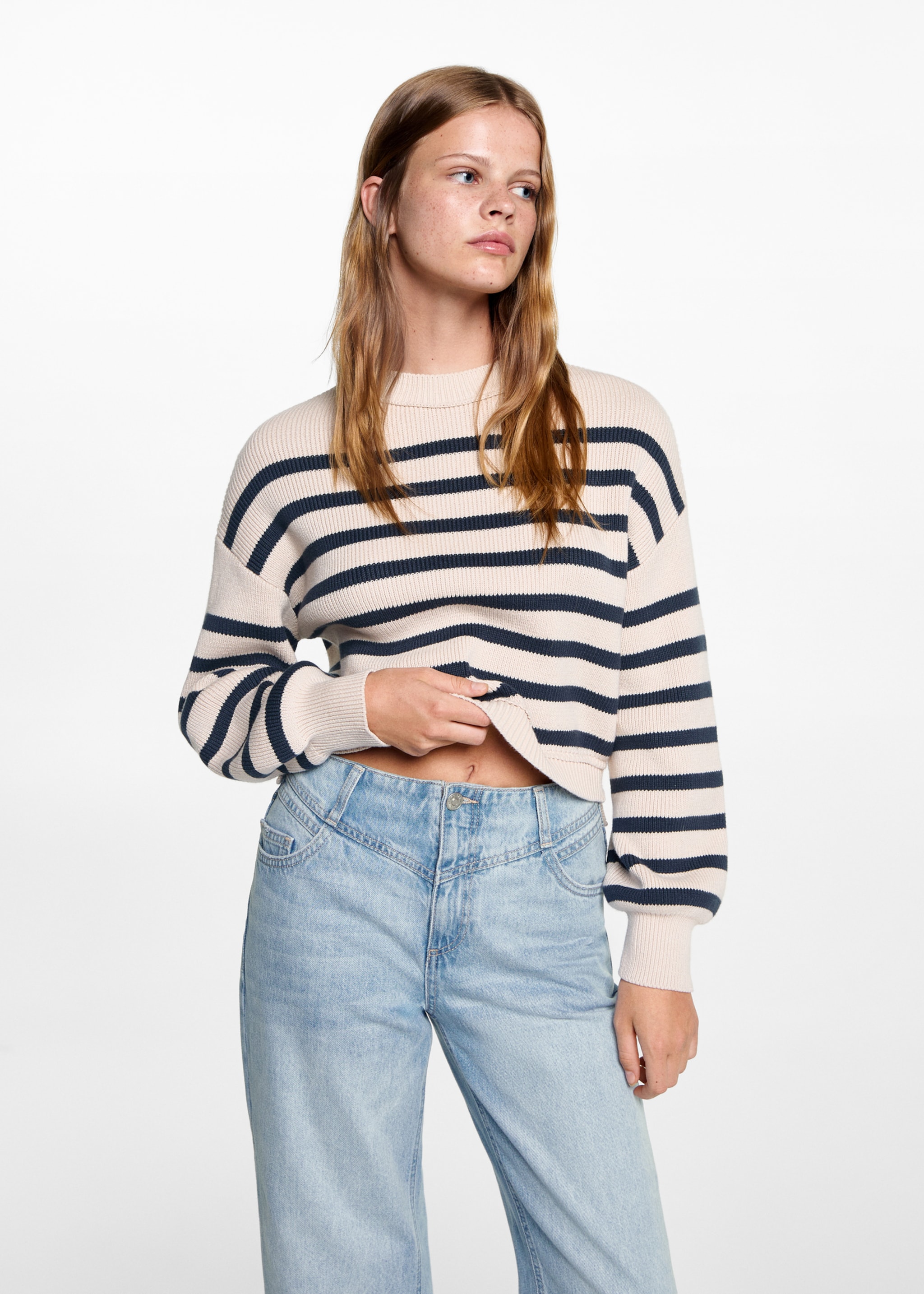 Jeans in culottestijl met naad - Detail van het artikel 1, Middenblauw. Ref: 77055146-00.