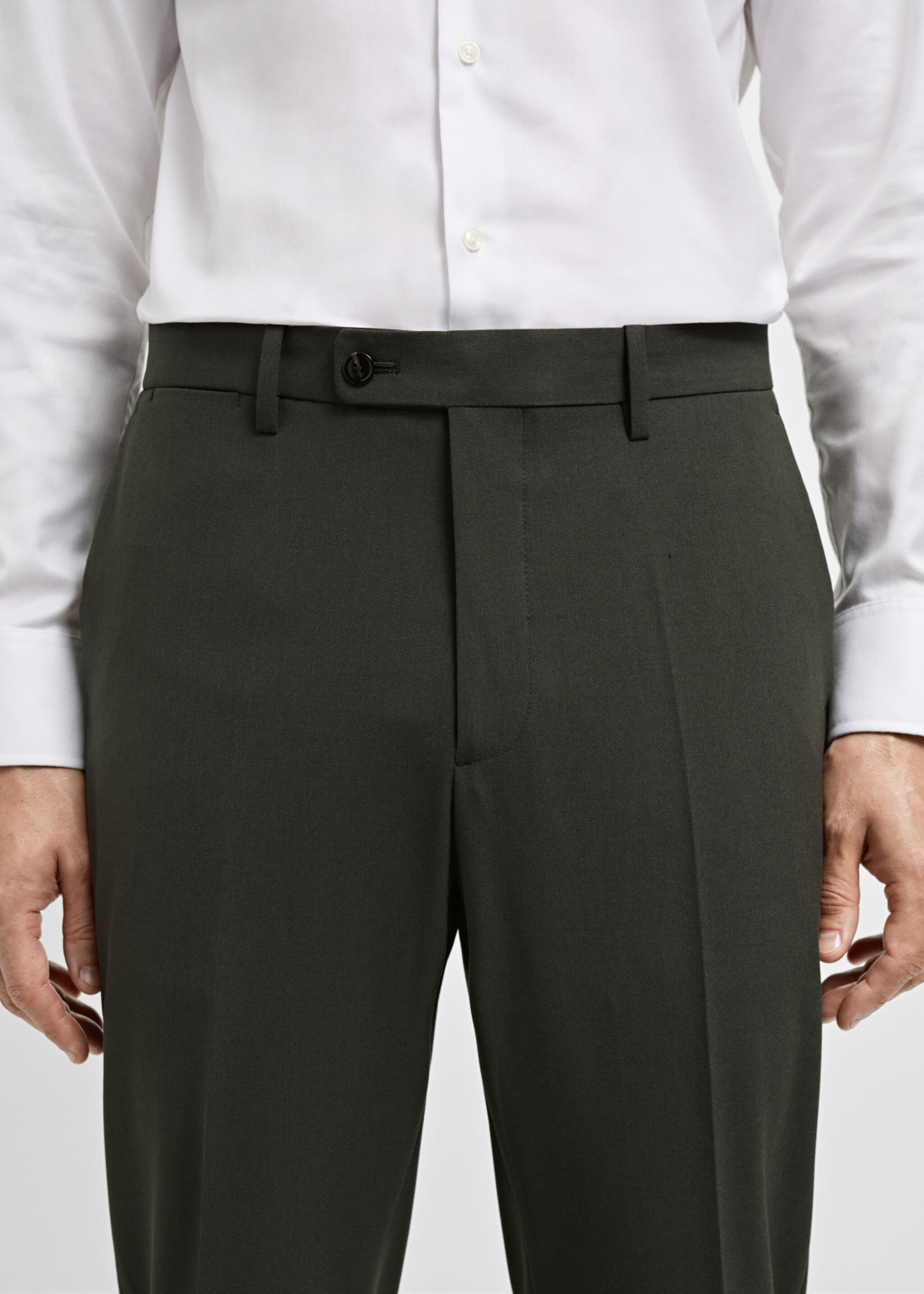 Calças de fato slim fit de tecido comfort stretch - Pormenor do artigo 1, Verde. Ref: 77055148-00.