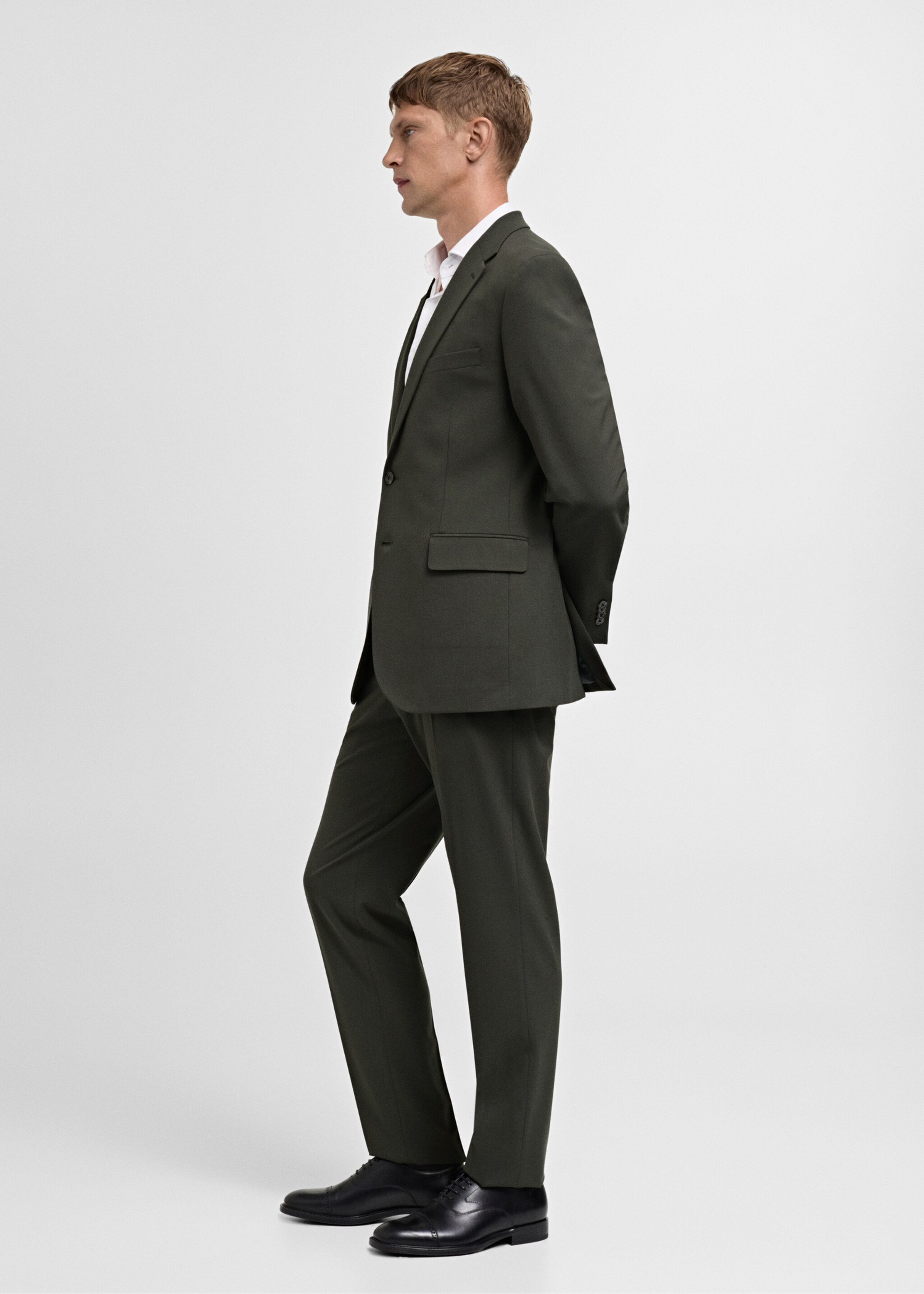 Calças de fato slim fit de tecido comfort stretch - Pormenor do artigo 2, Verde. Ref: 77055148-00.
