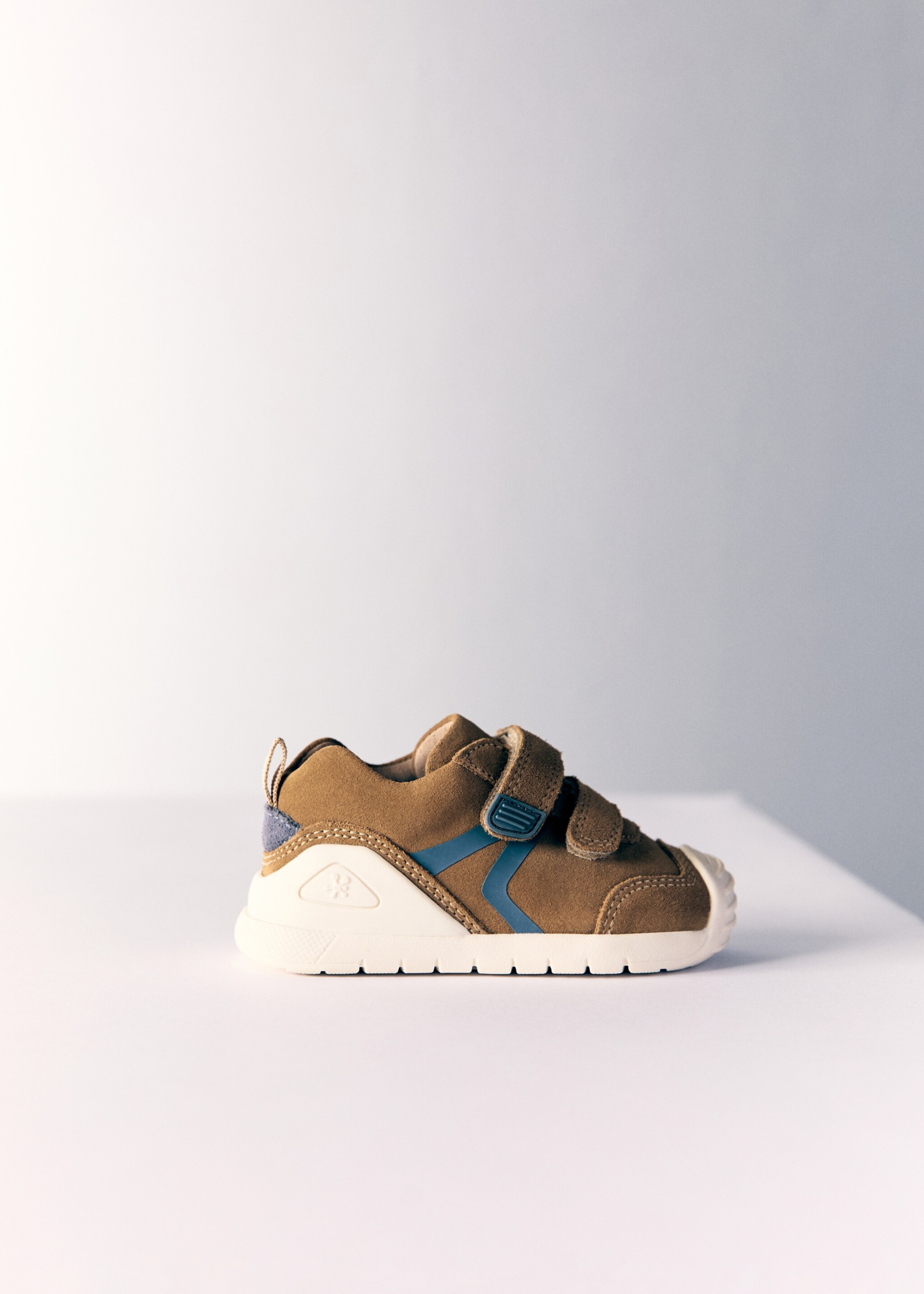 Biomecanics-Ledersneaker - Artikel ohne Model, Mittelbraun. Ref: 77055153-00.