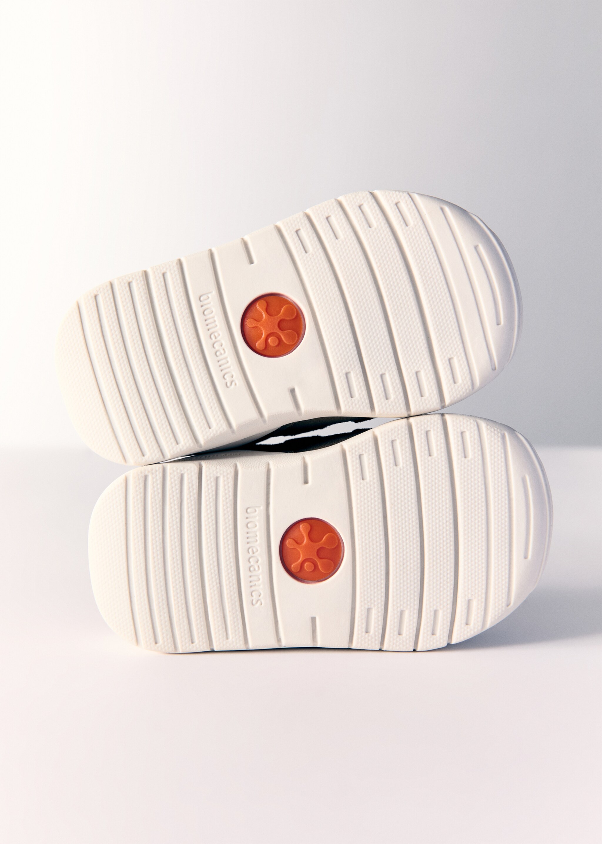 Biomecanics-Ledersneaker - Detail des Artikels 2, Mittelbraun. Ref: 77055153-00.
