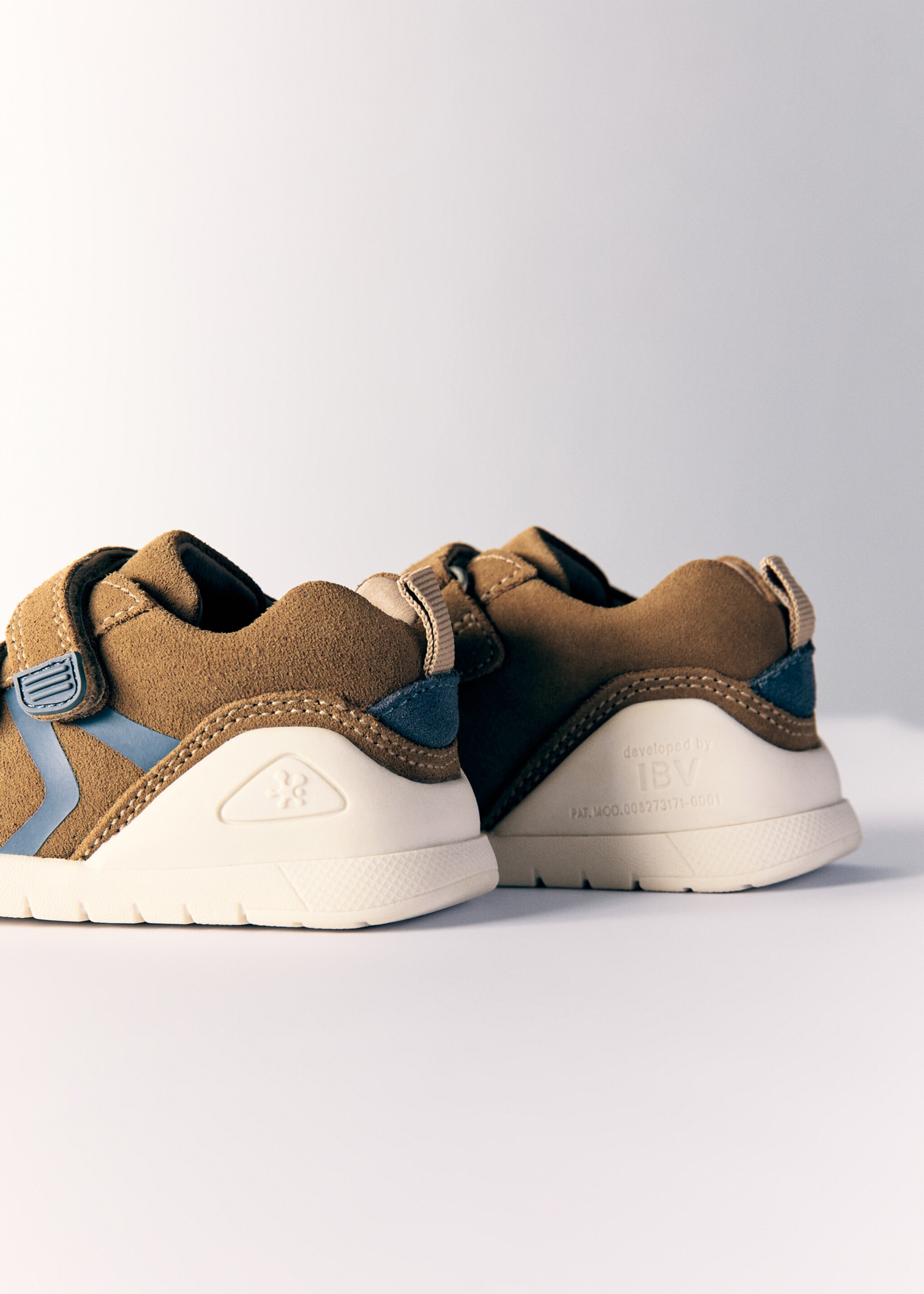 Biomecanics-Ledersneaker - Detail des Artikels 5, Mittelbraun. Ref: 77055153-00.