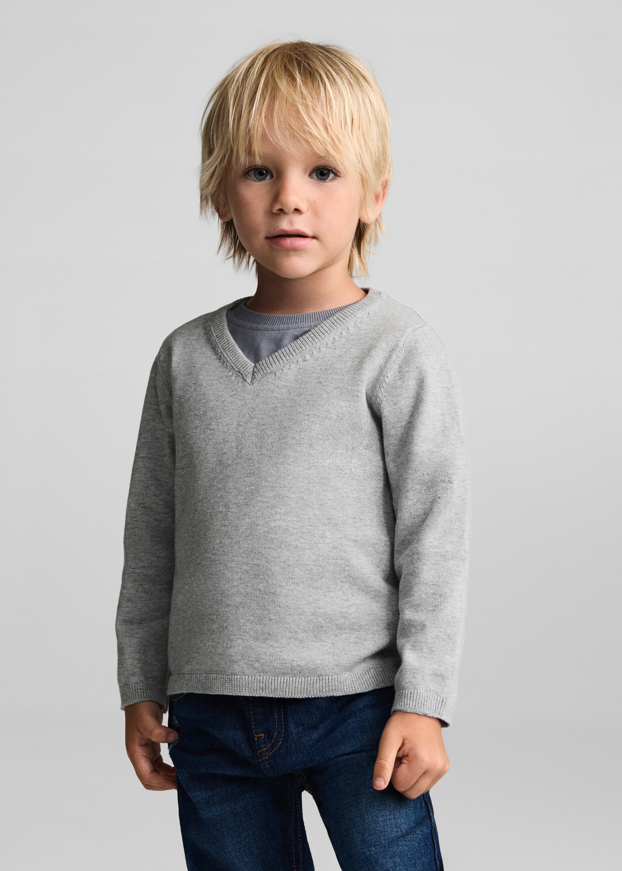 V-neck sweater - Medium plane, Light Heather Grey. Ref: 77055630-00.