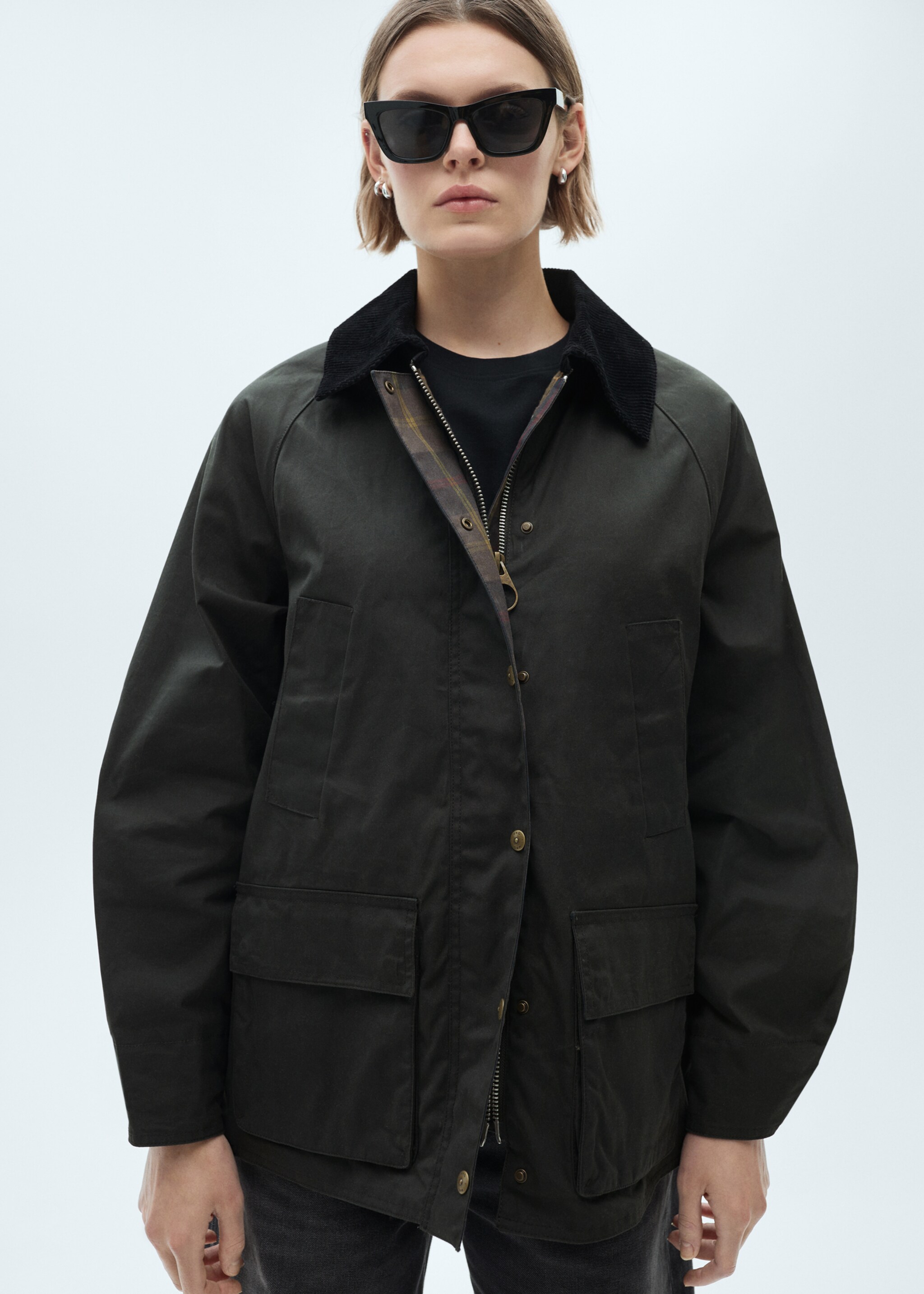 Parka efecto encerado corta - Plano medio, Khaki. Ref: 77055632-00.