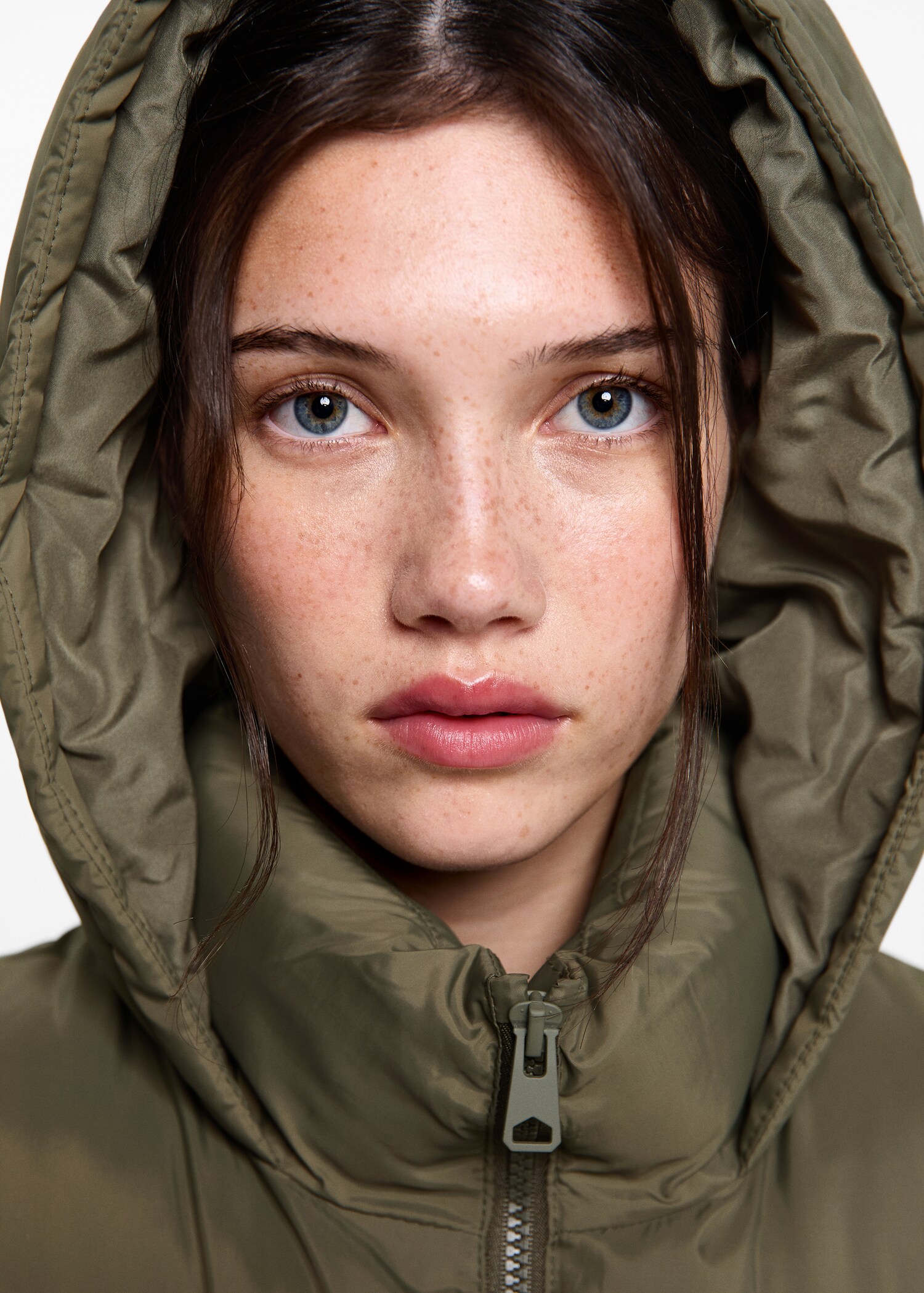 Quilted gilet with hood - Details of the article 4