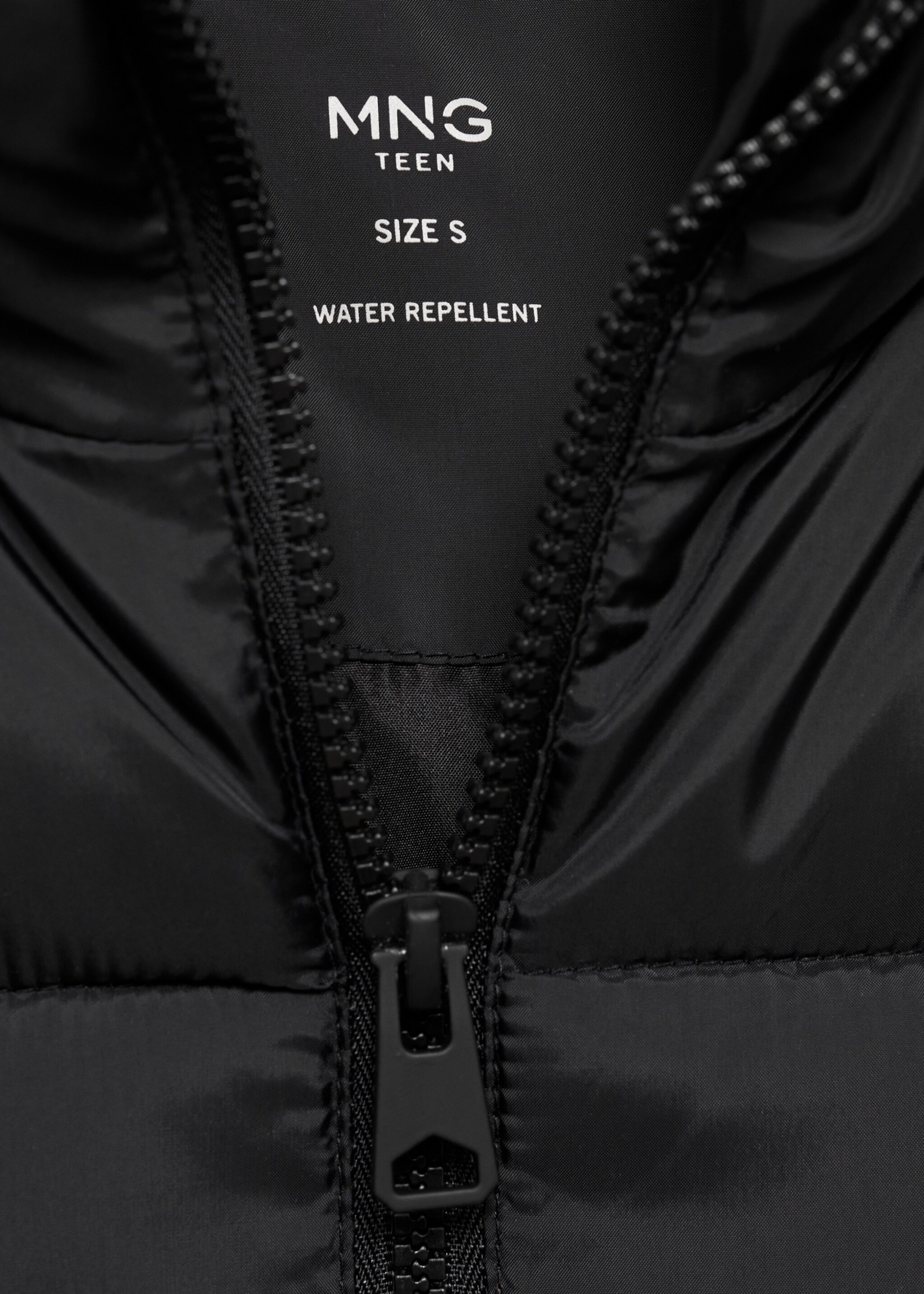 Quilted gilet with hood - Details of the article 8, Black. Ref: 77055637-00.