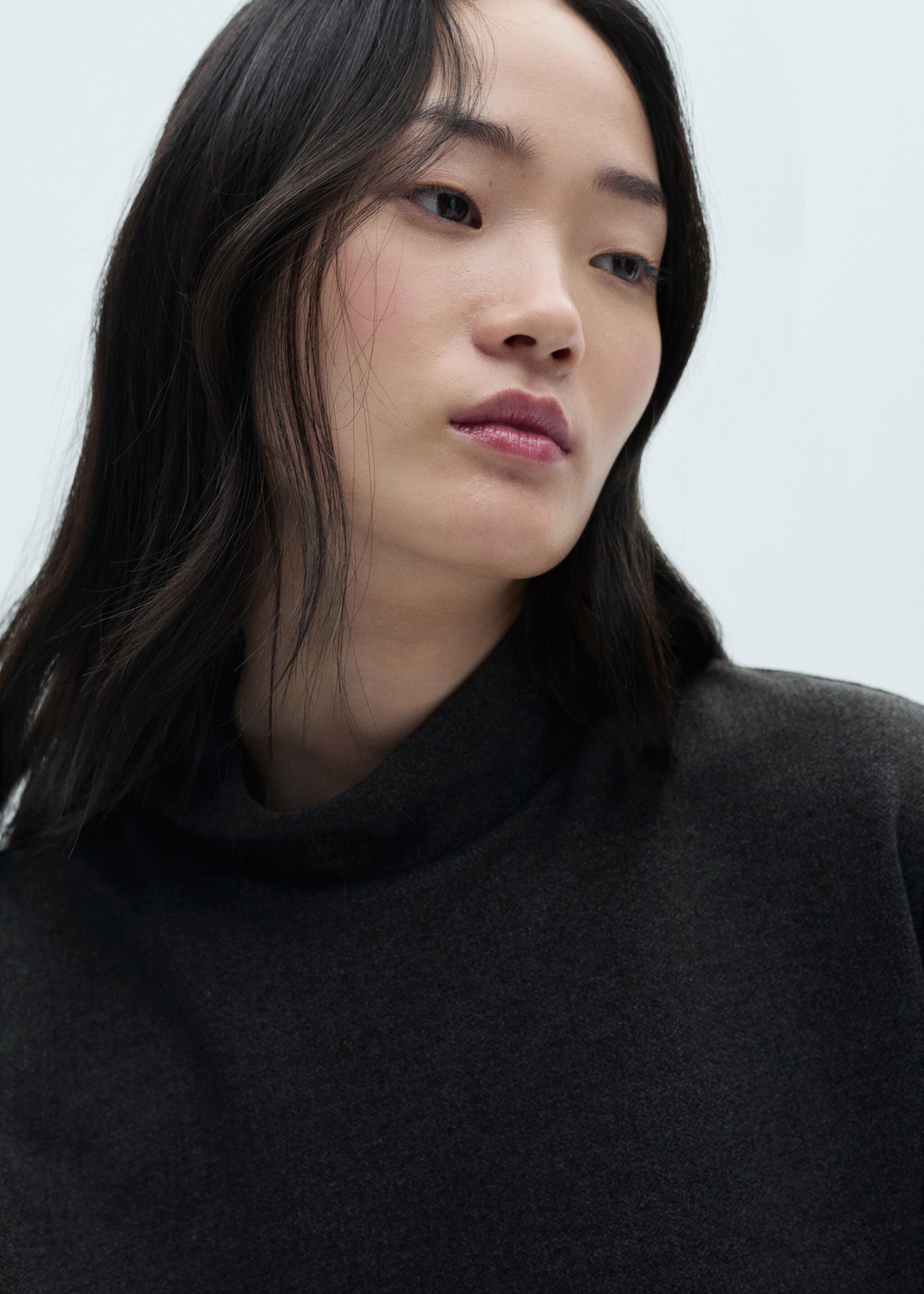 Knitted cropped top - Details of the article 1, Grey. Ref: 77055646-00.