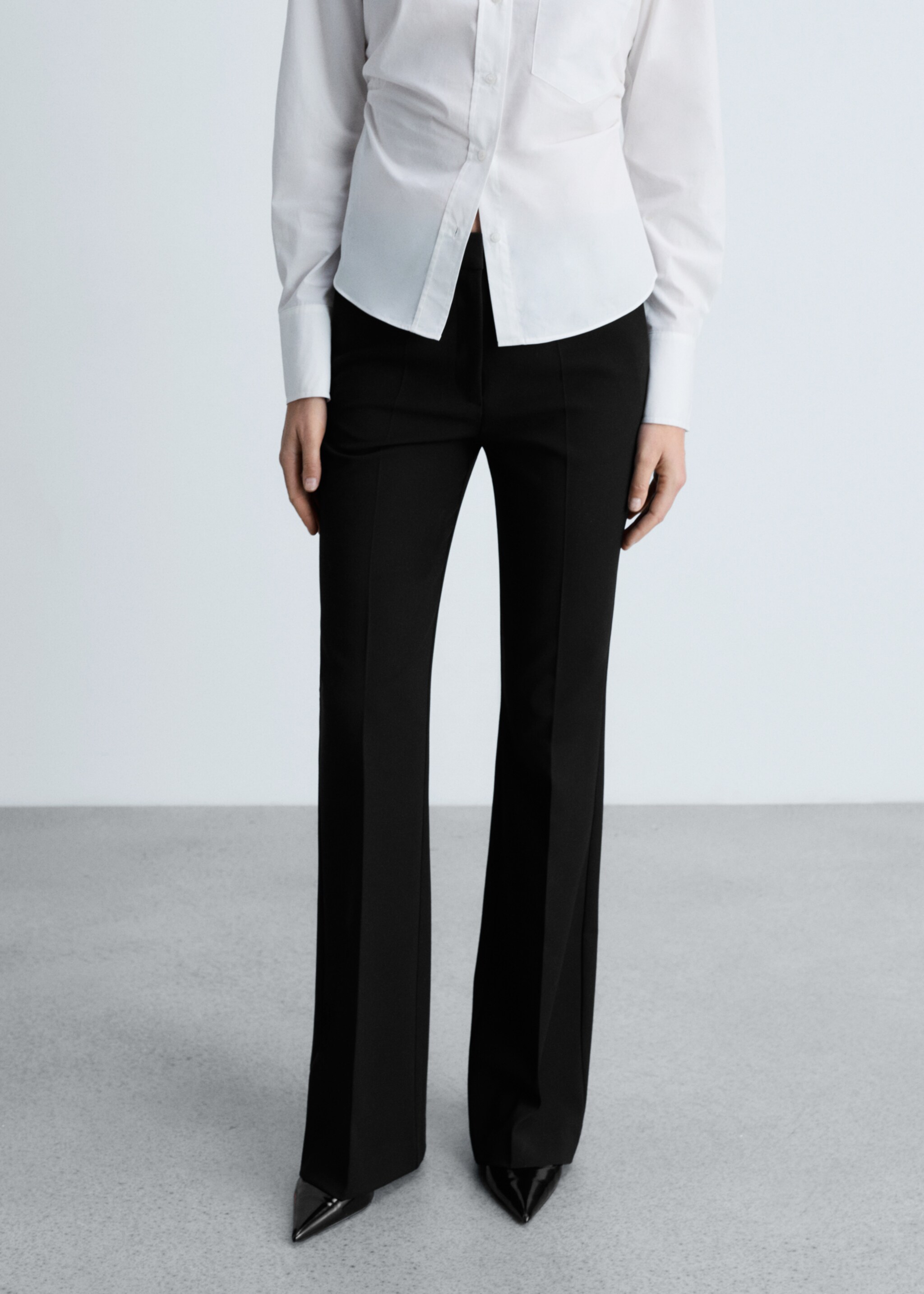 Pocket flared trousers - Medium plane, Black. Ref: 77055649-00.