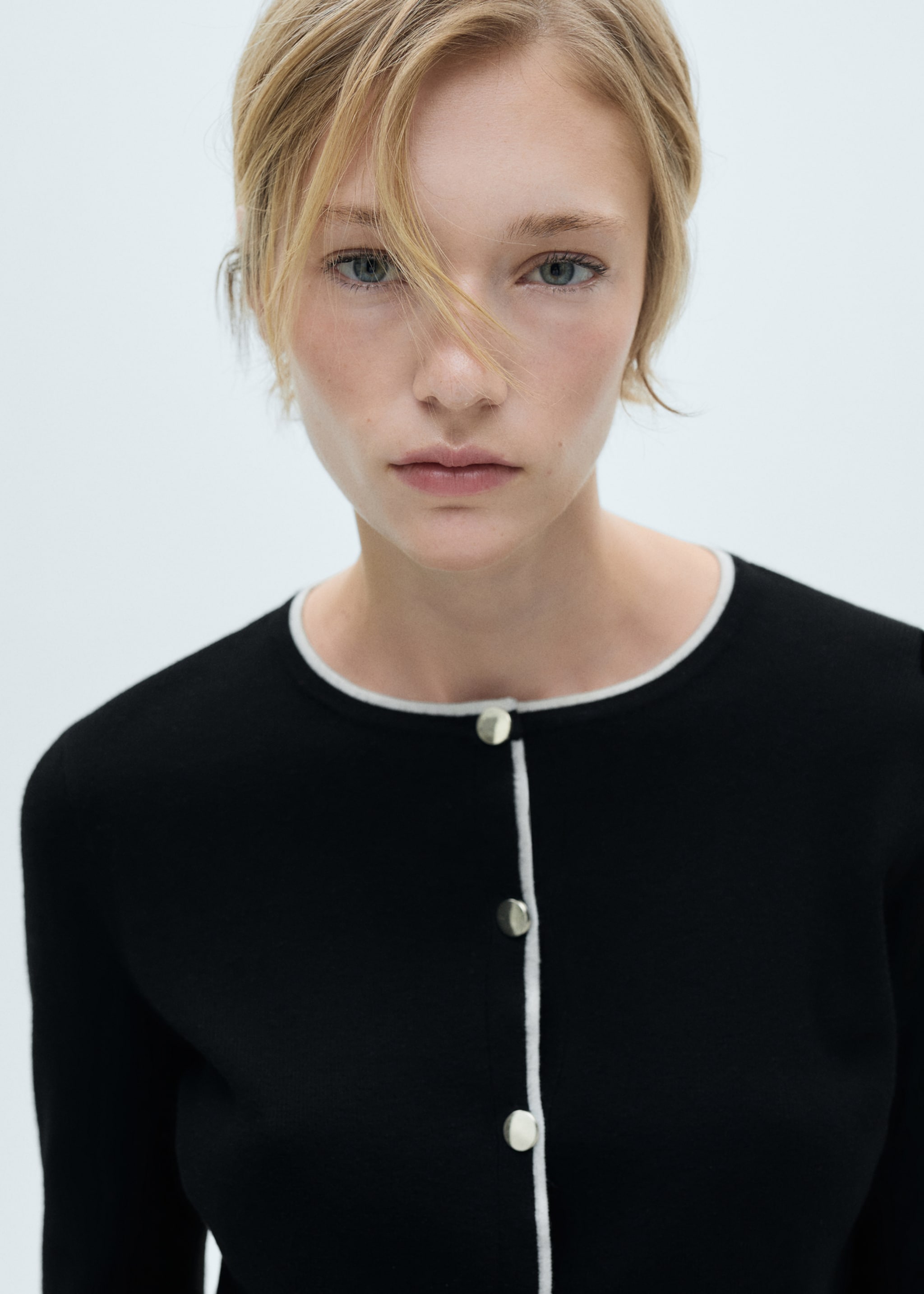 Button knit cardigan - Details of the article 1, Black. Ref: 77055652-00.