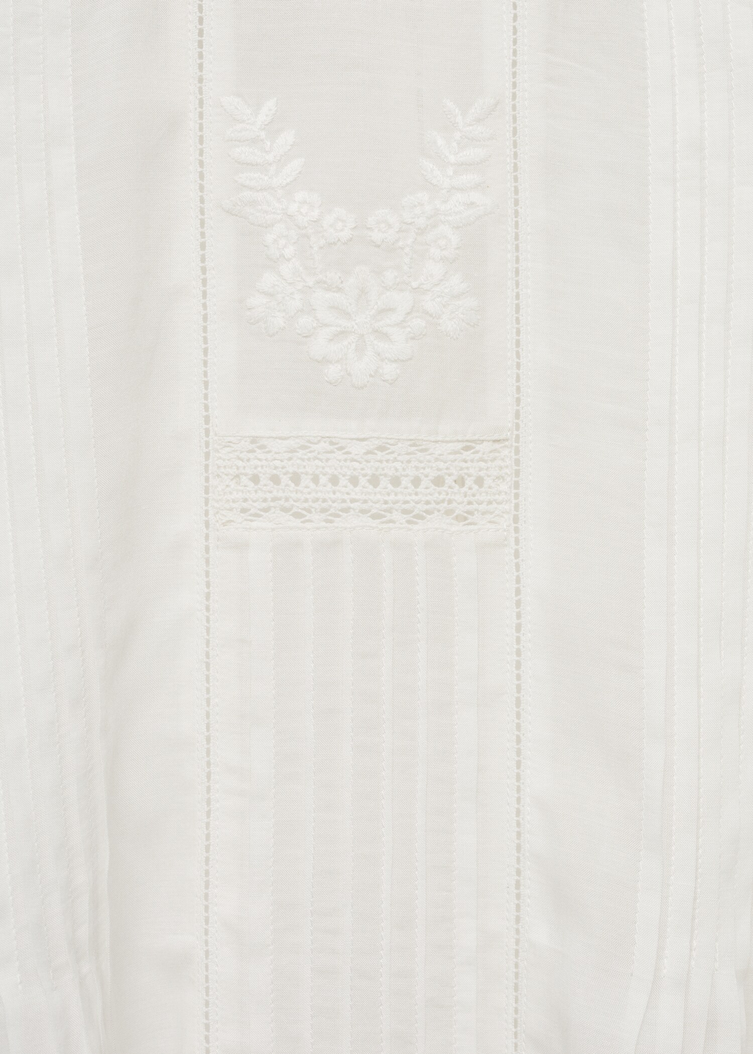 Embroidered details blouse - Details of the article 8