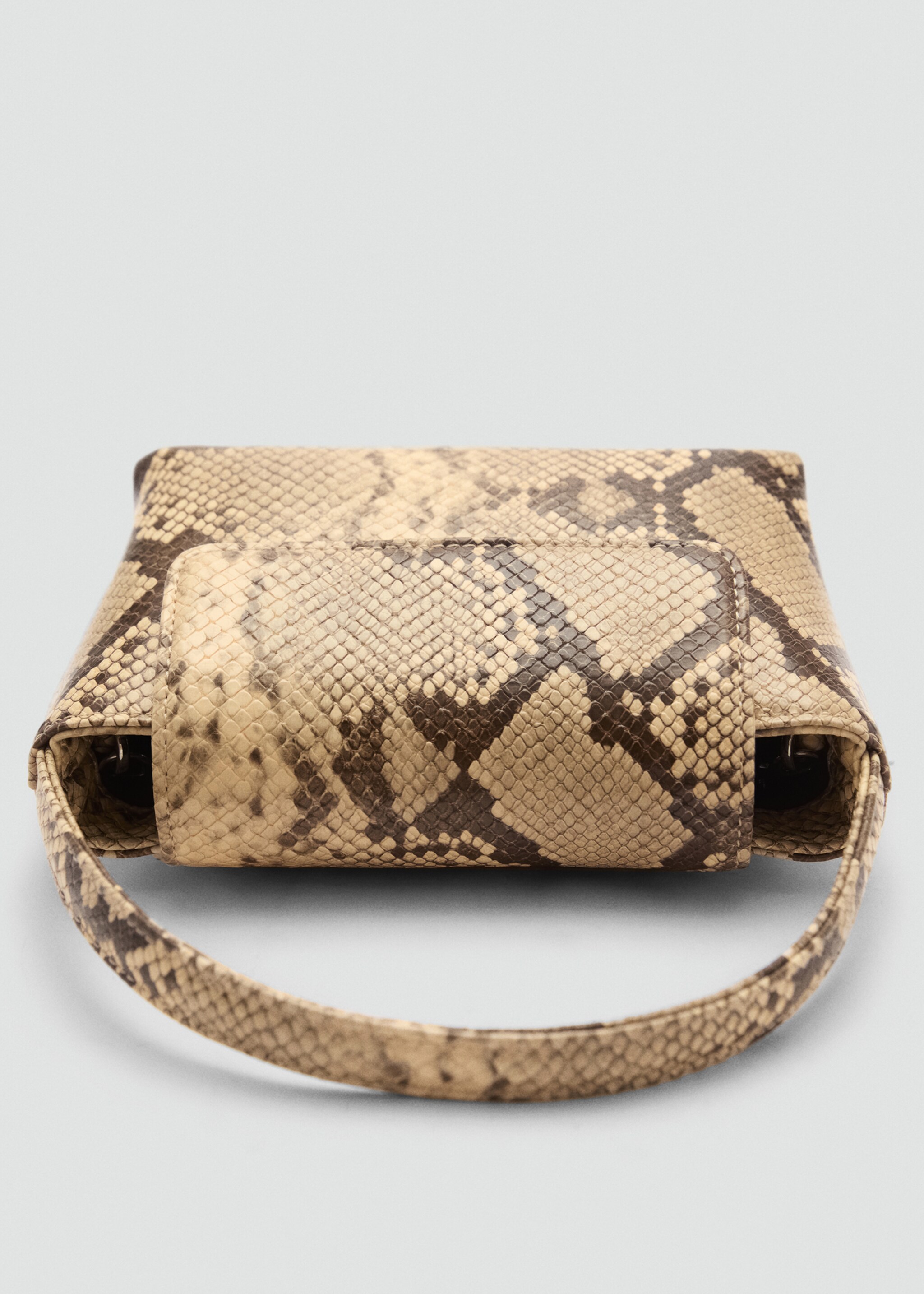 Flap chain bag - Details of the article 2, Beige. Ref: 77055662-00.