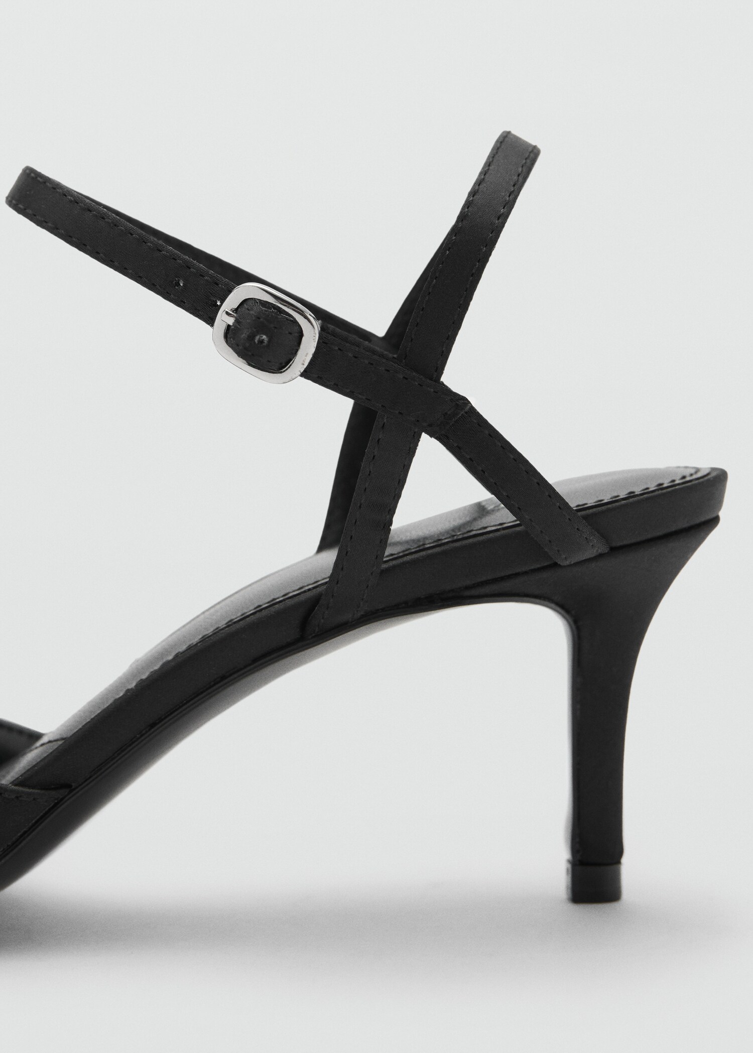 High-heeled shoes with straps - Details of the article 1