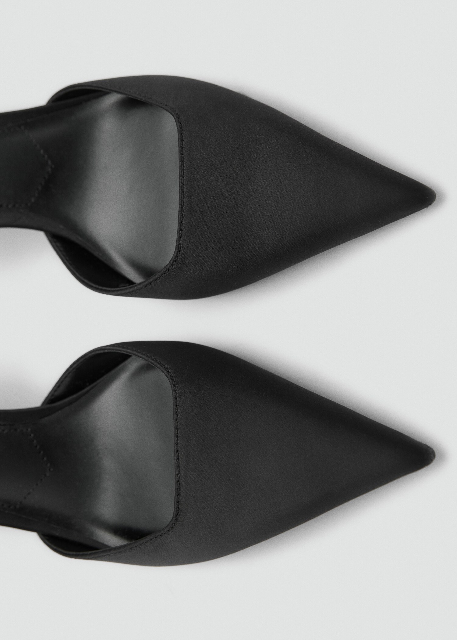 High-heeled shoes with straps - Details of the article 2