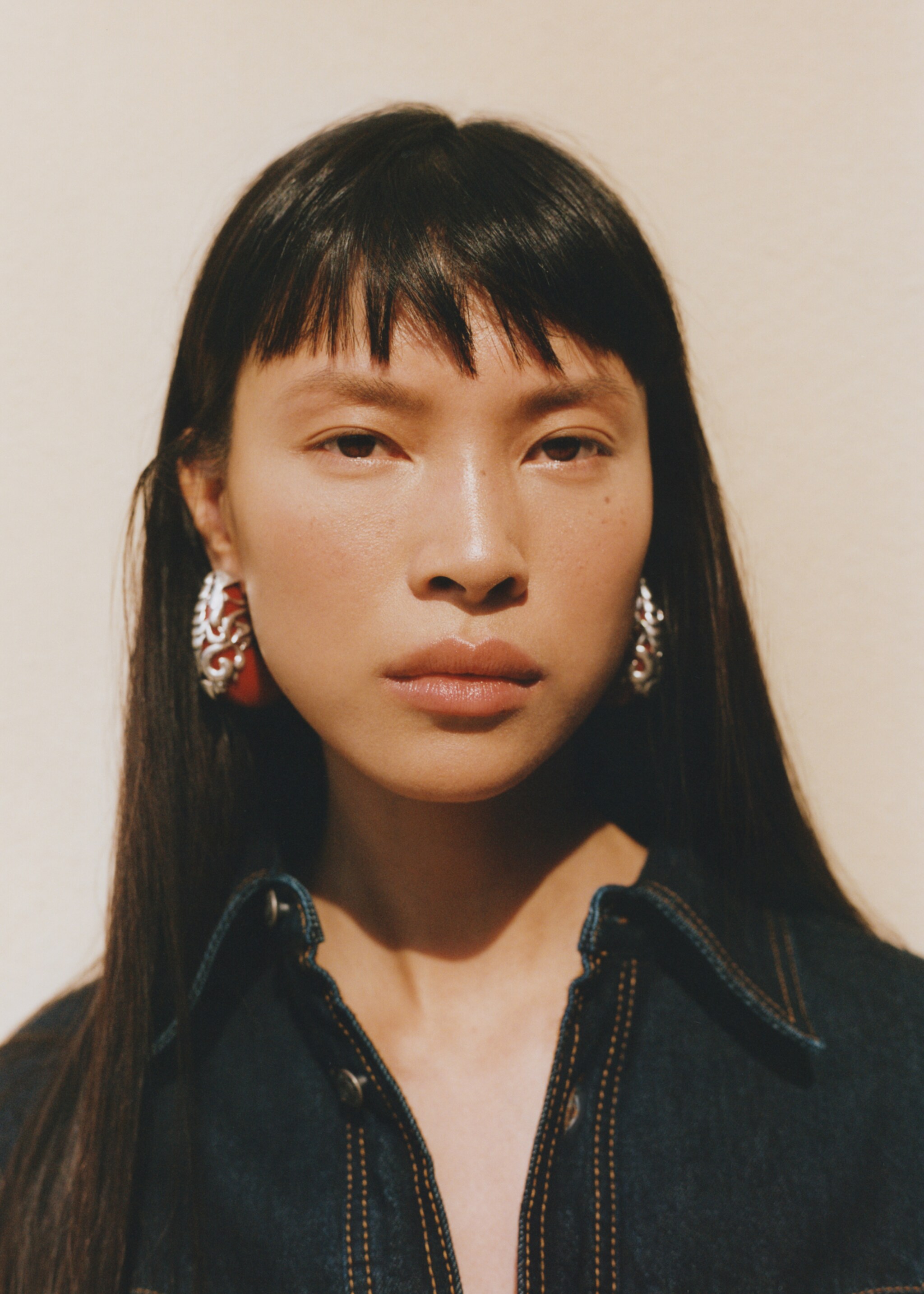 Hoop earrings with metallic detail - Details of the article 9, Red. Ref: 77055674-00.