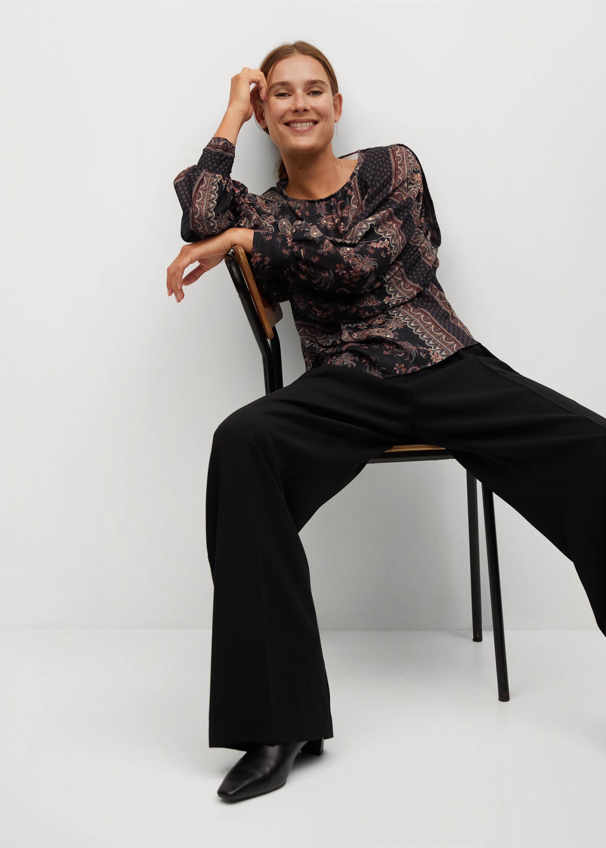Flowy printed blouse - Details of the article 1