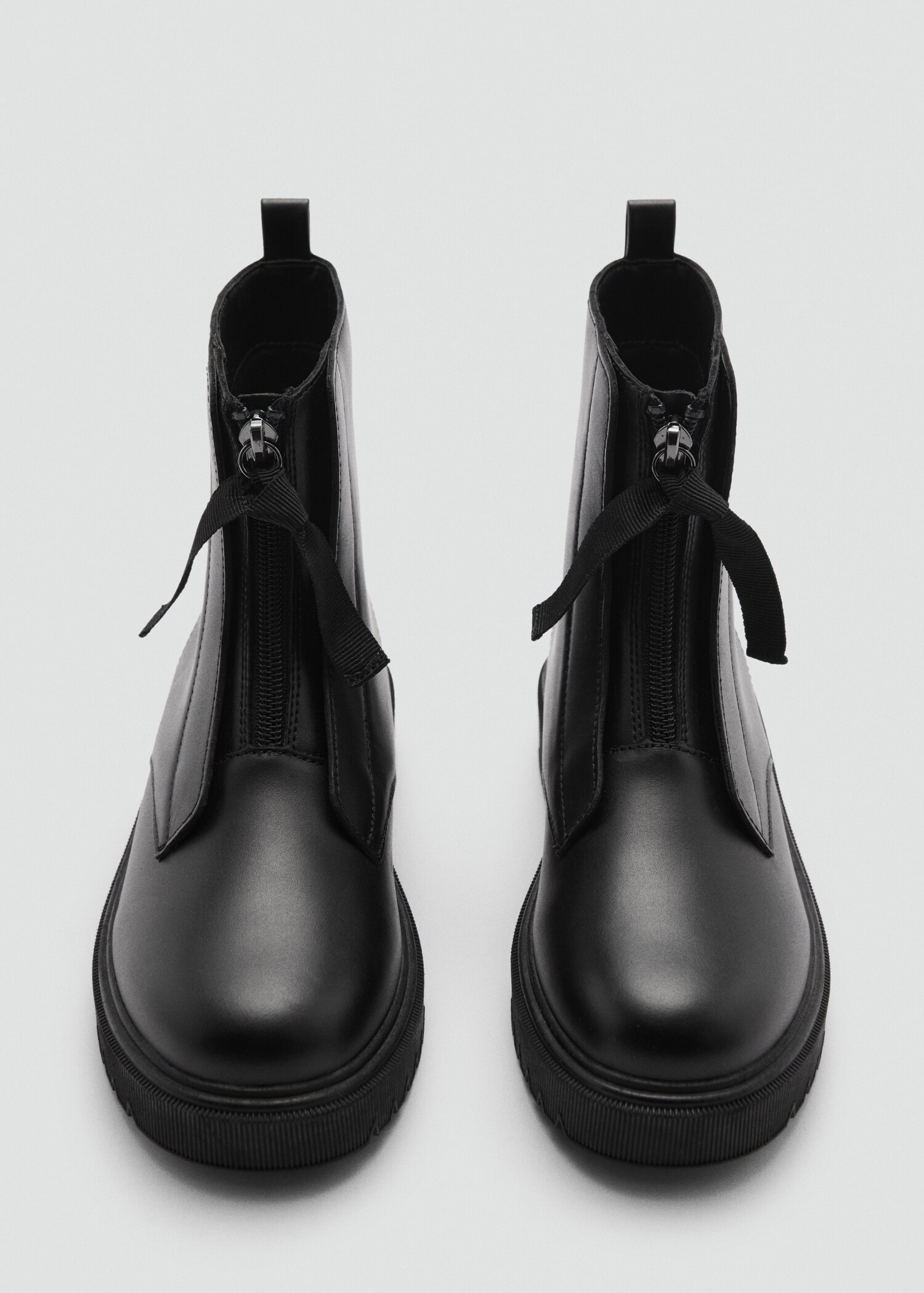 Flat leather ankle boots - Details of the article 3