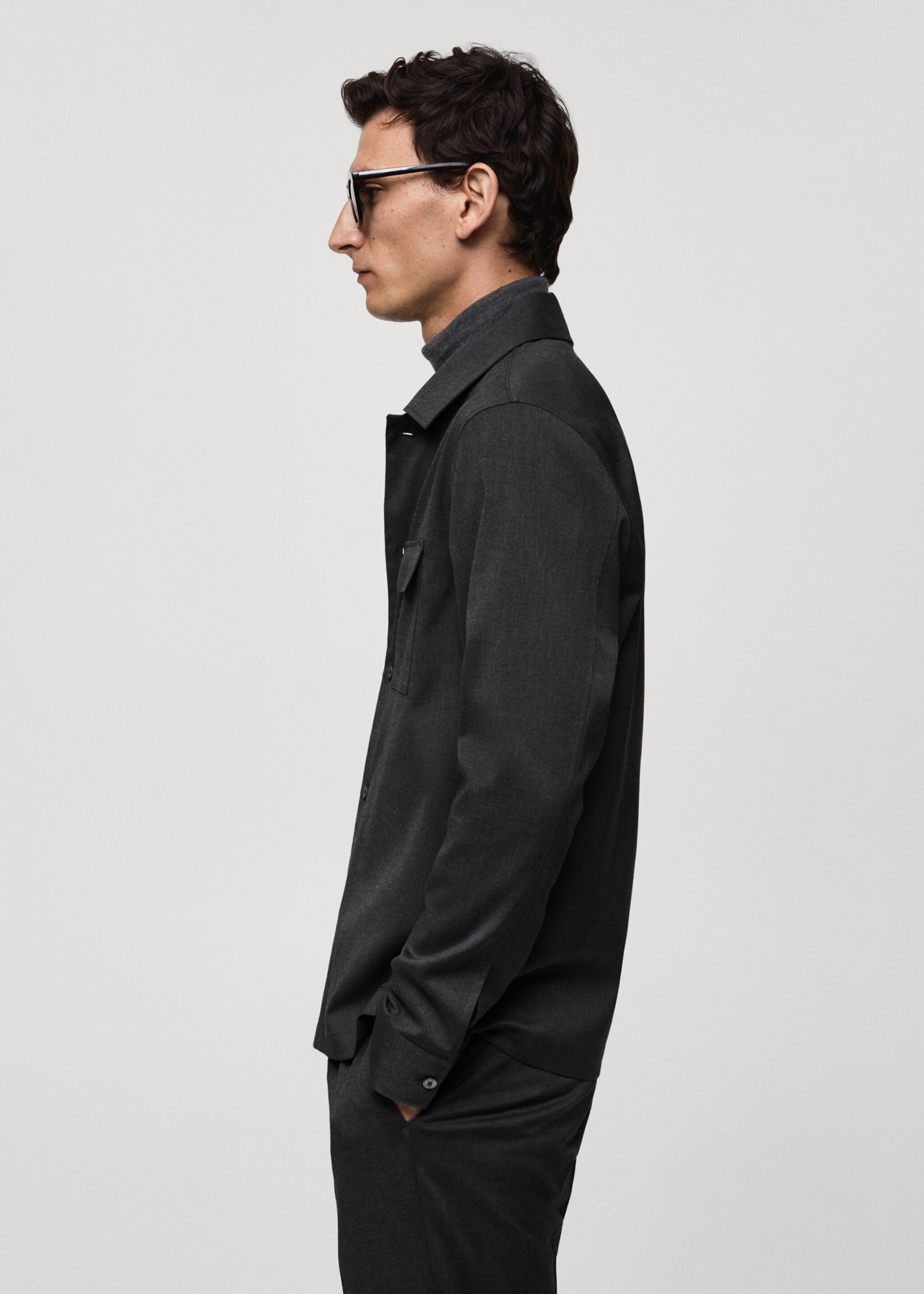 Slim-fit overshirt with pockets - Details of the article 6, Dark Heather Grey. Ref: 77055974-00.