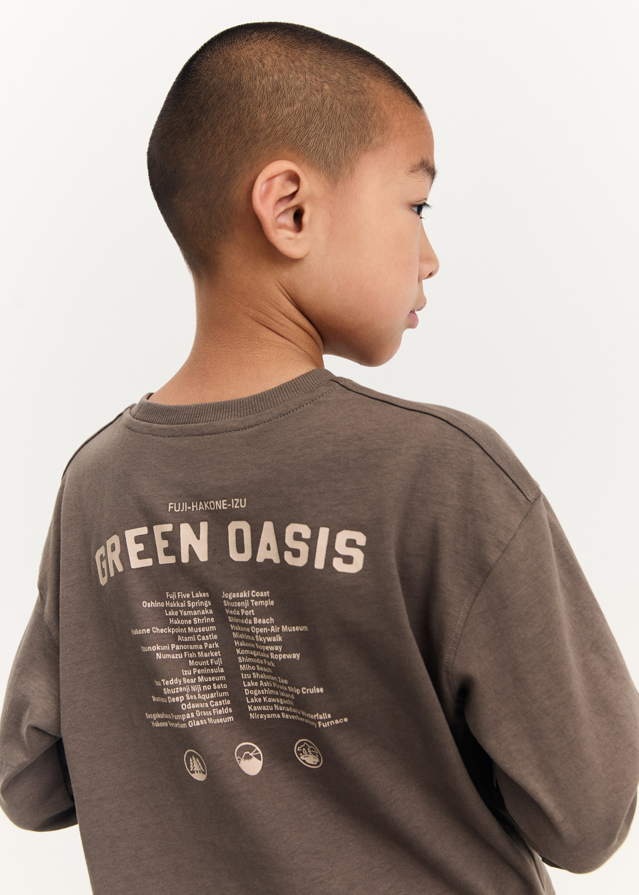 Embroidered long-sleeved t-shirt - Details of the article 2, Medium Brown. Ref: 77055982-00.