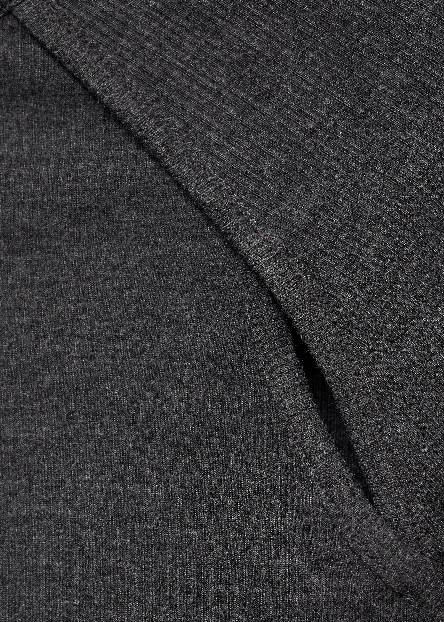 Long-sleeve t-shirt with cut-out - Details of the article 8