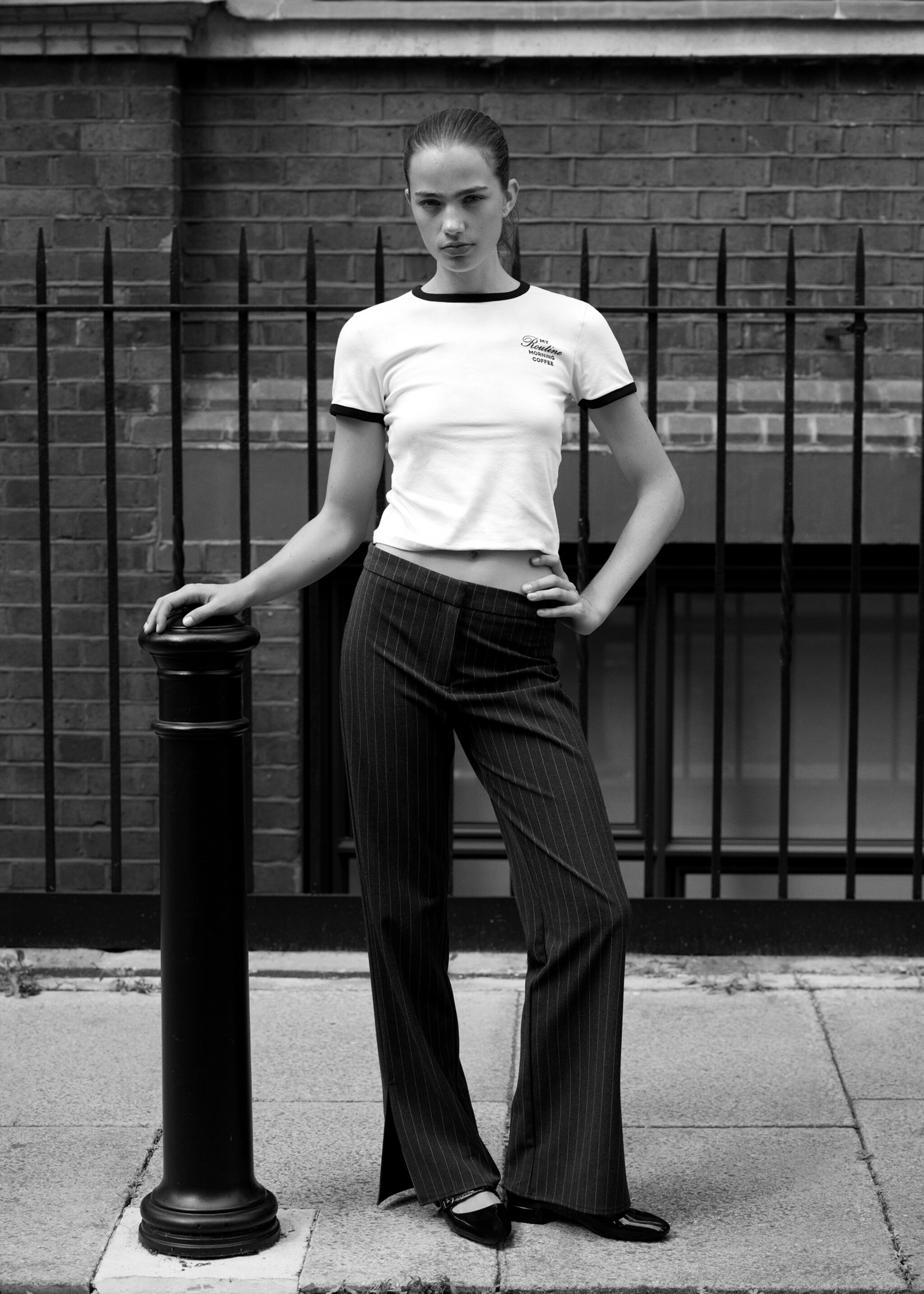 Pantalón traje rayas - Detalle del artículo 5, Gris. Ref: 77056000-00.