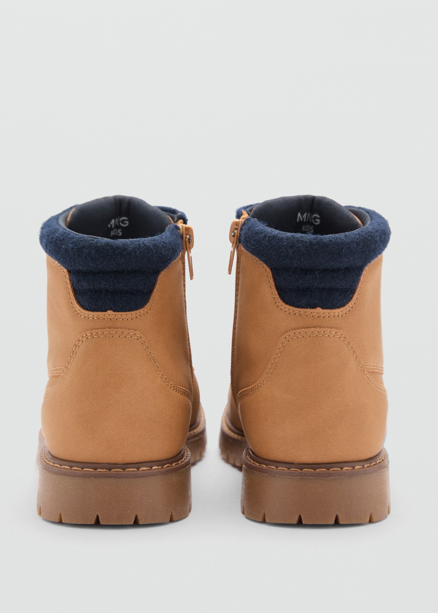 Lace-up mountain boots - Details of the article 1