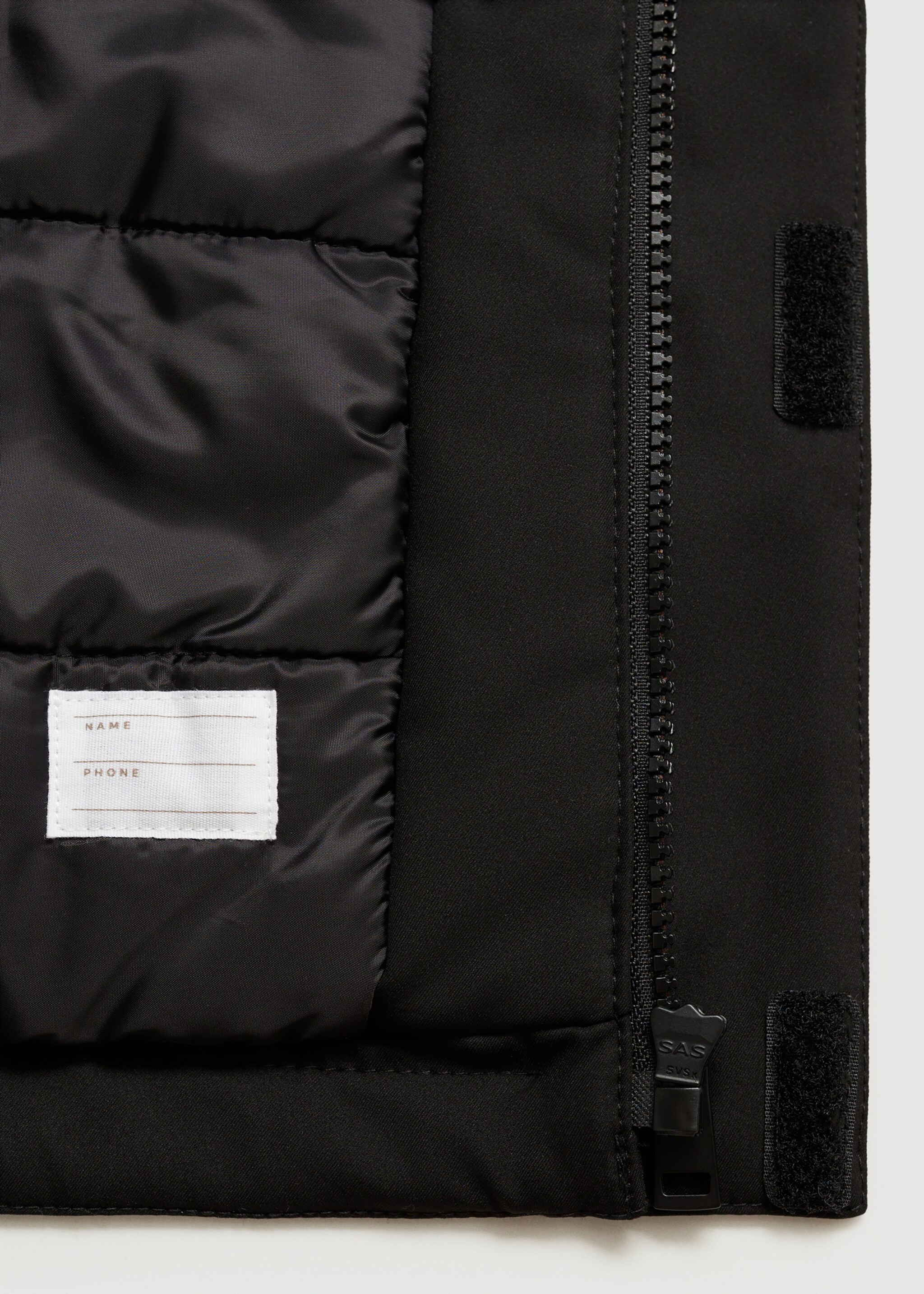 Anorak matelassé imperméable à capuche - Détail de l'article 0, Noir. Ref: 77056729-00.