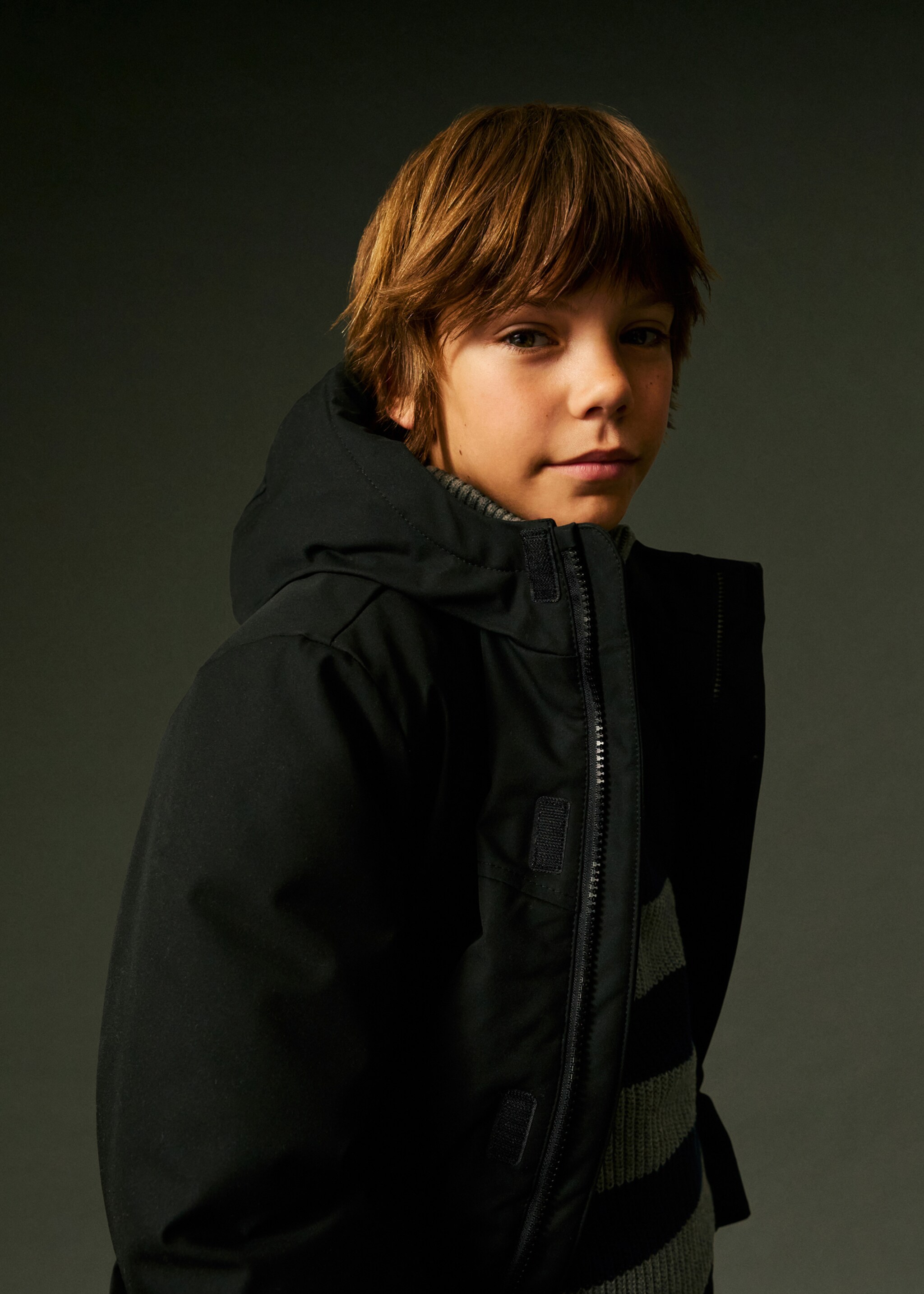 Anorak matelassé imperméable à capuche - Détail de l'article 5, Noir. Ref: 77056729-00.