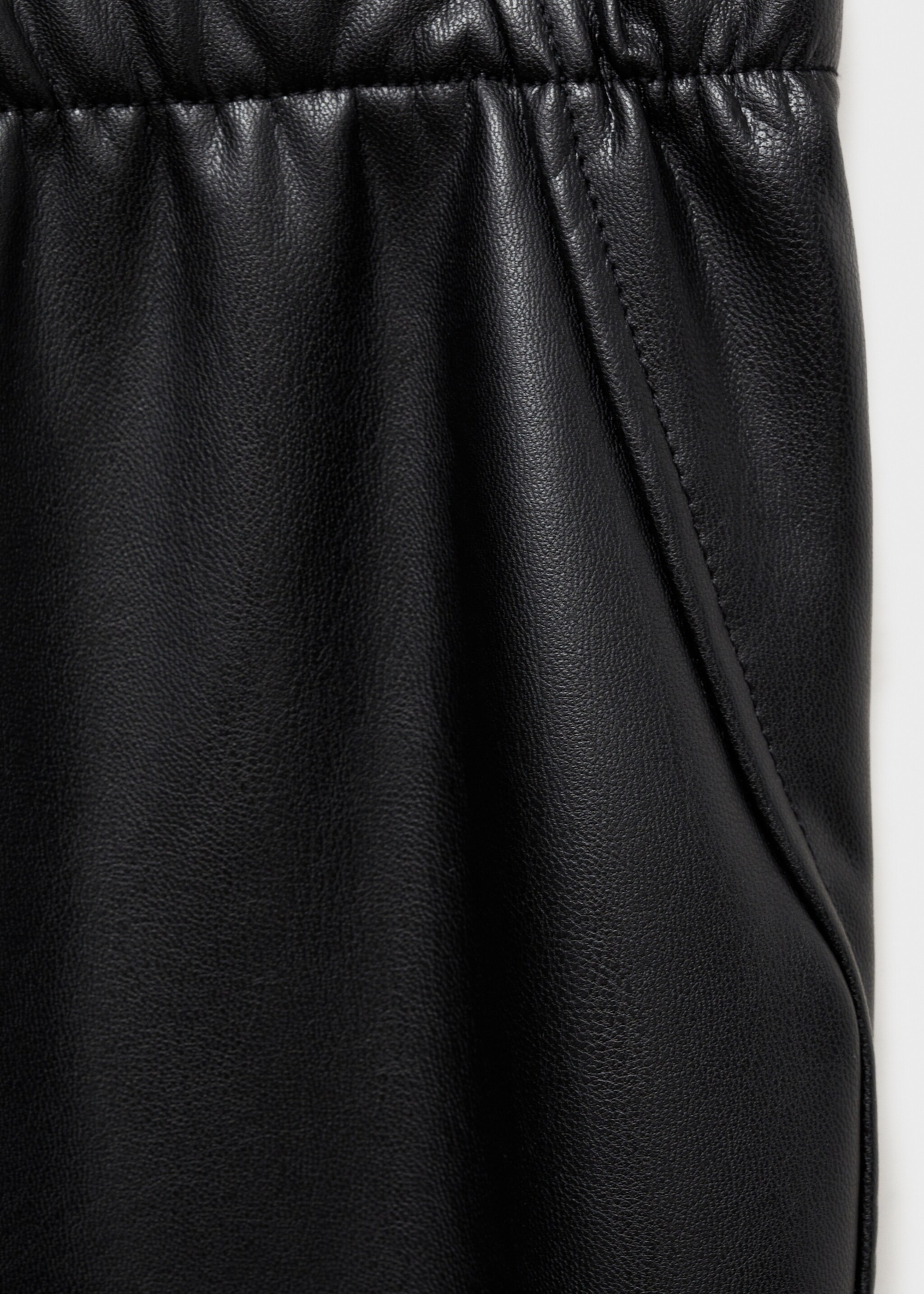 Leather-effect leggings - Details of the article 8, Black. Ref: 77056733-00.