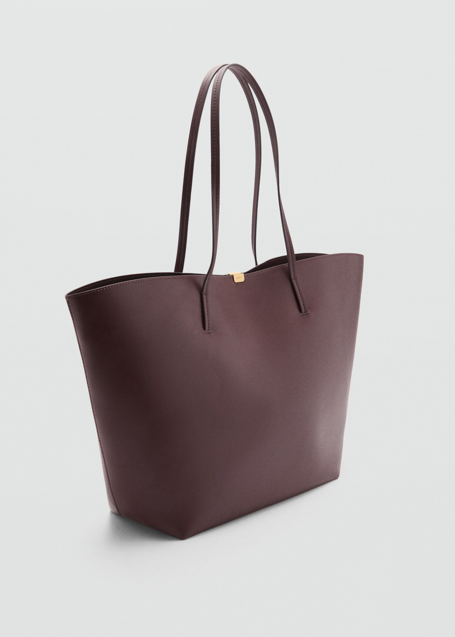 Sac cabas détail métallique - Plan moyen
