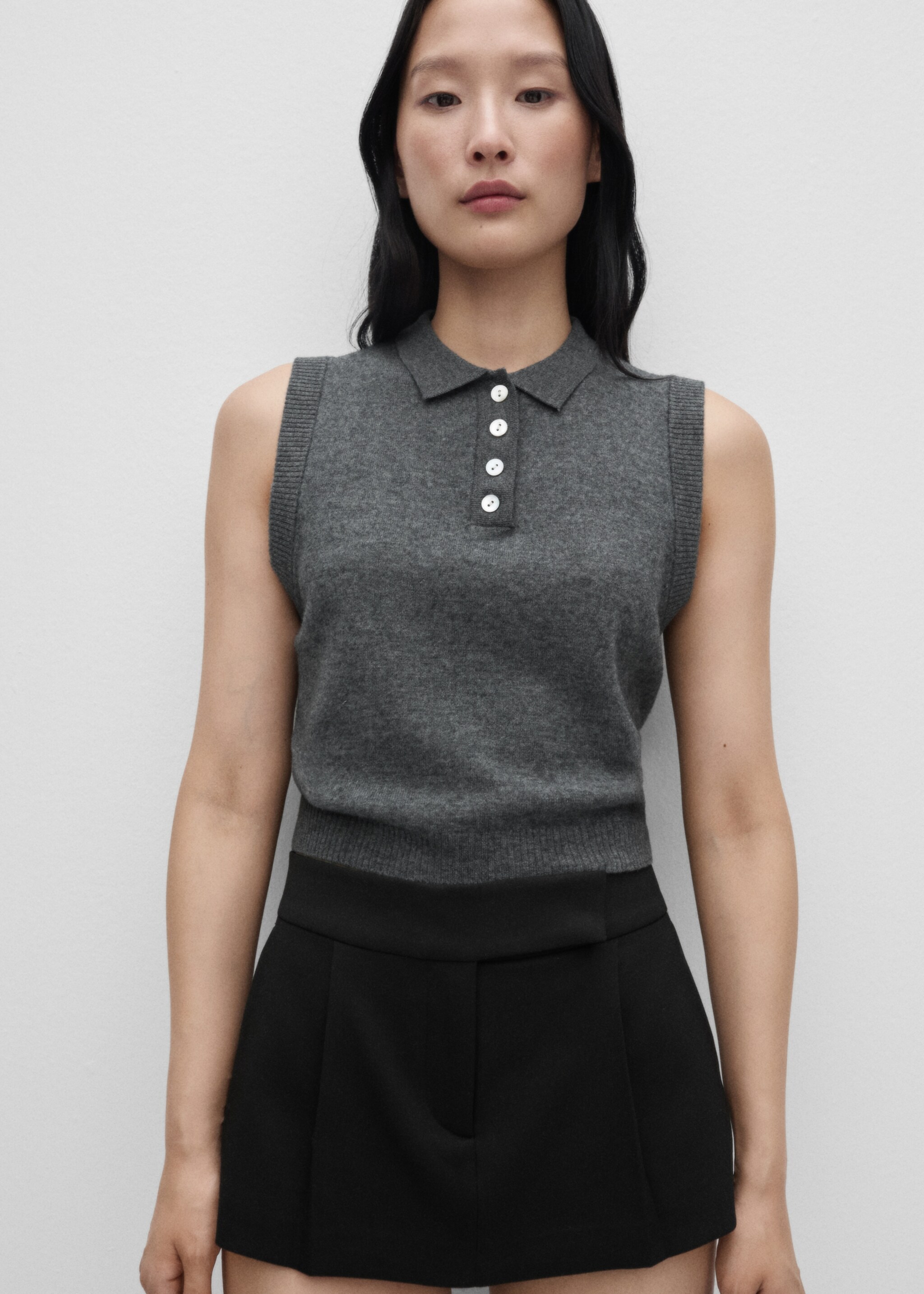 Wool-blend gilet with buttons - Medium plane, Dark Heather Grey. Ref: 77056747-00.