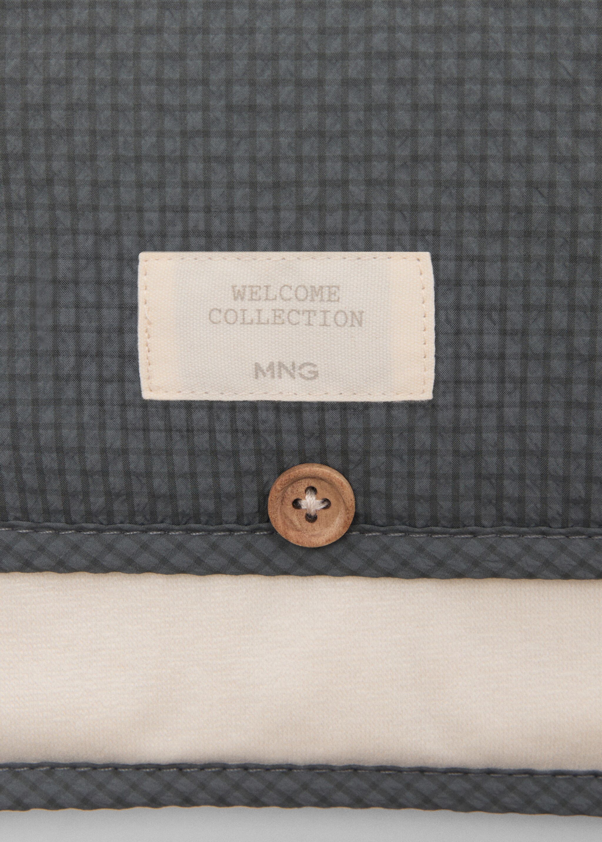 Canviador de viatge quadres - Detall de l'article 2, Gris antracita. Ref: 77056748-00.