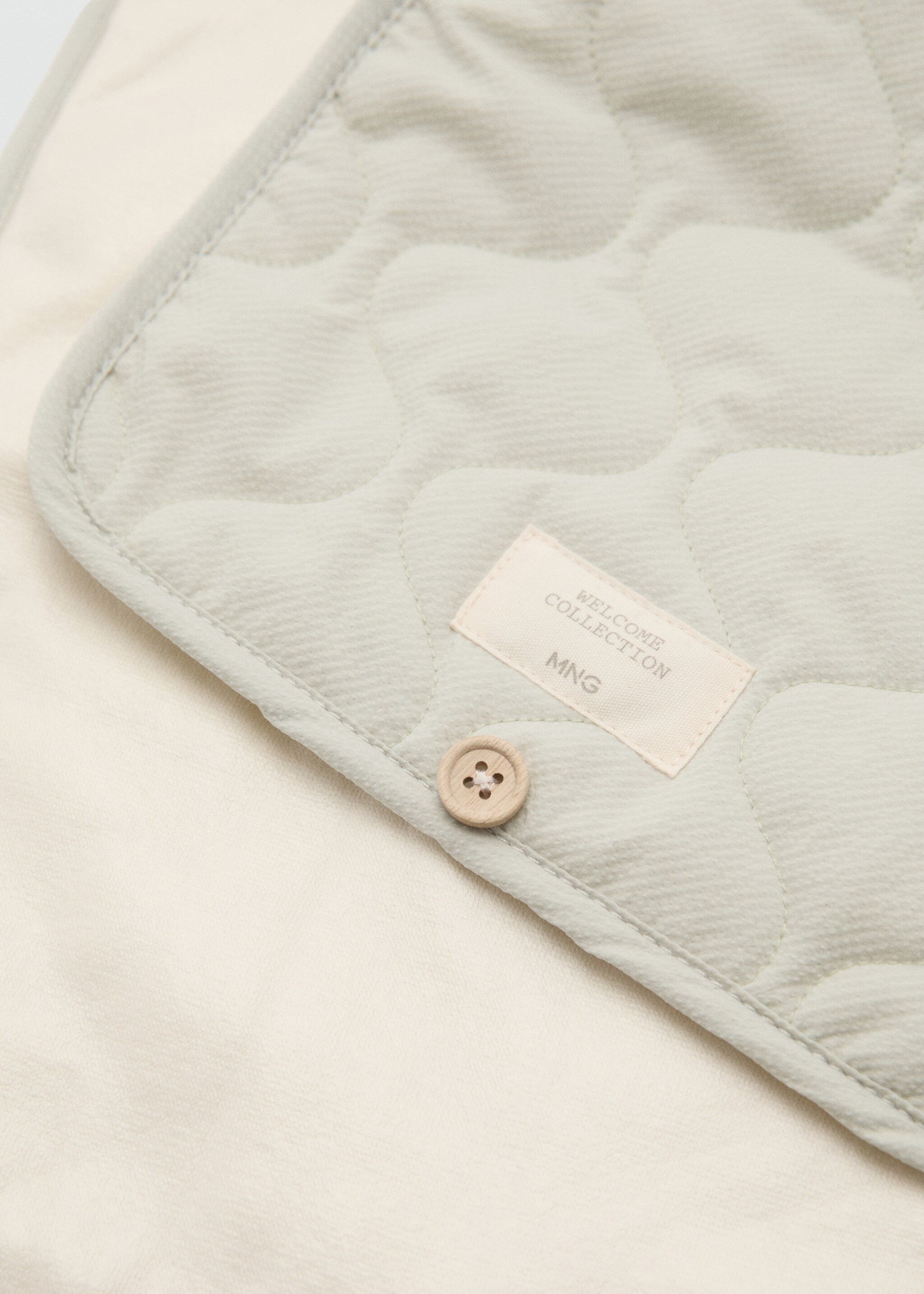 Gewatteerd aankleedkussen - Detail van het artikel 1, Pastelgroen. Ref: 77056749-00.