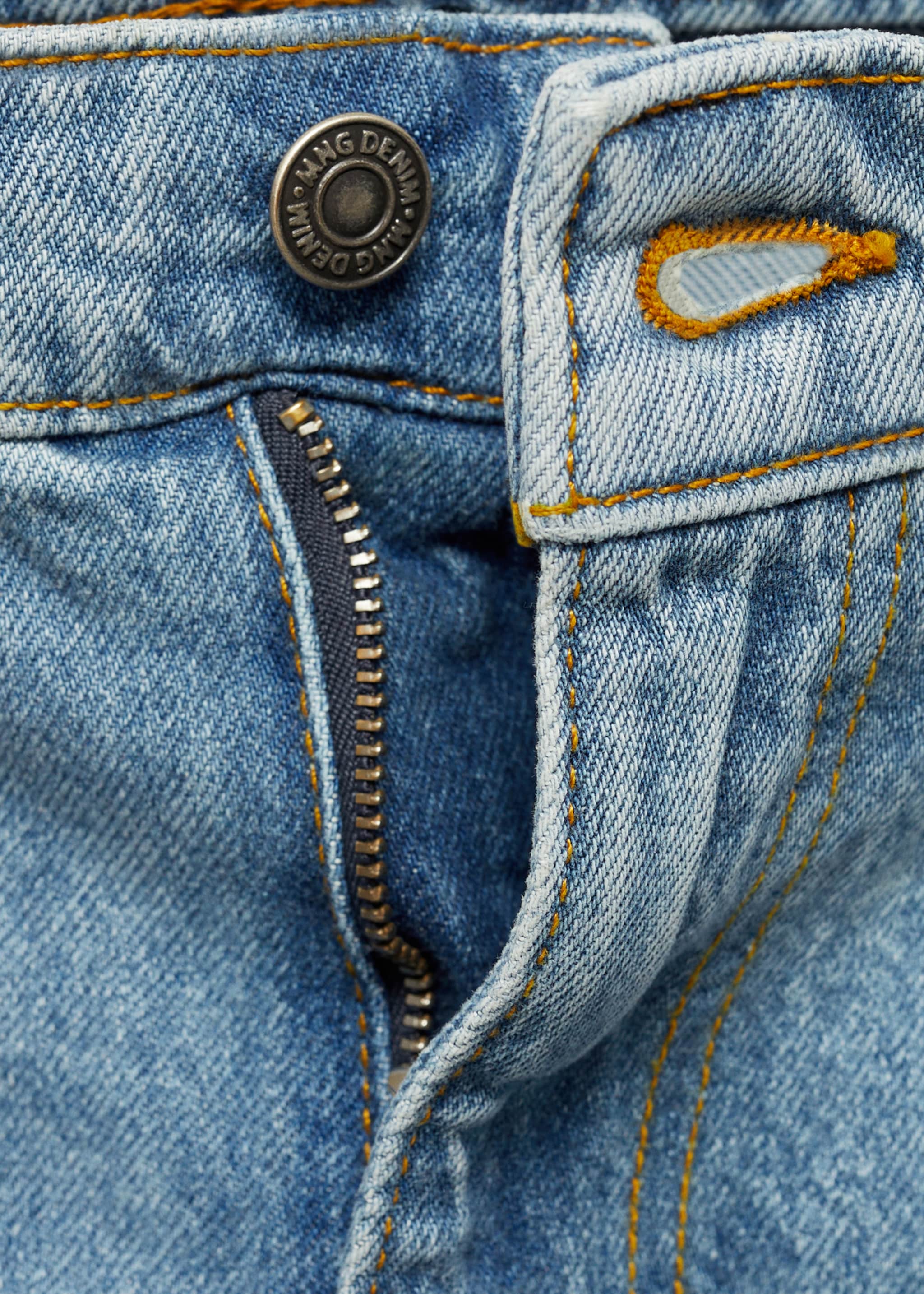 Jean tapered-fit délavé clair - Détail de l'article 0, Bleu moyen. Ref: 77056765-00.