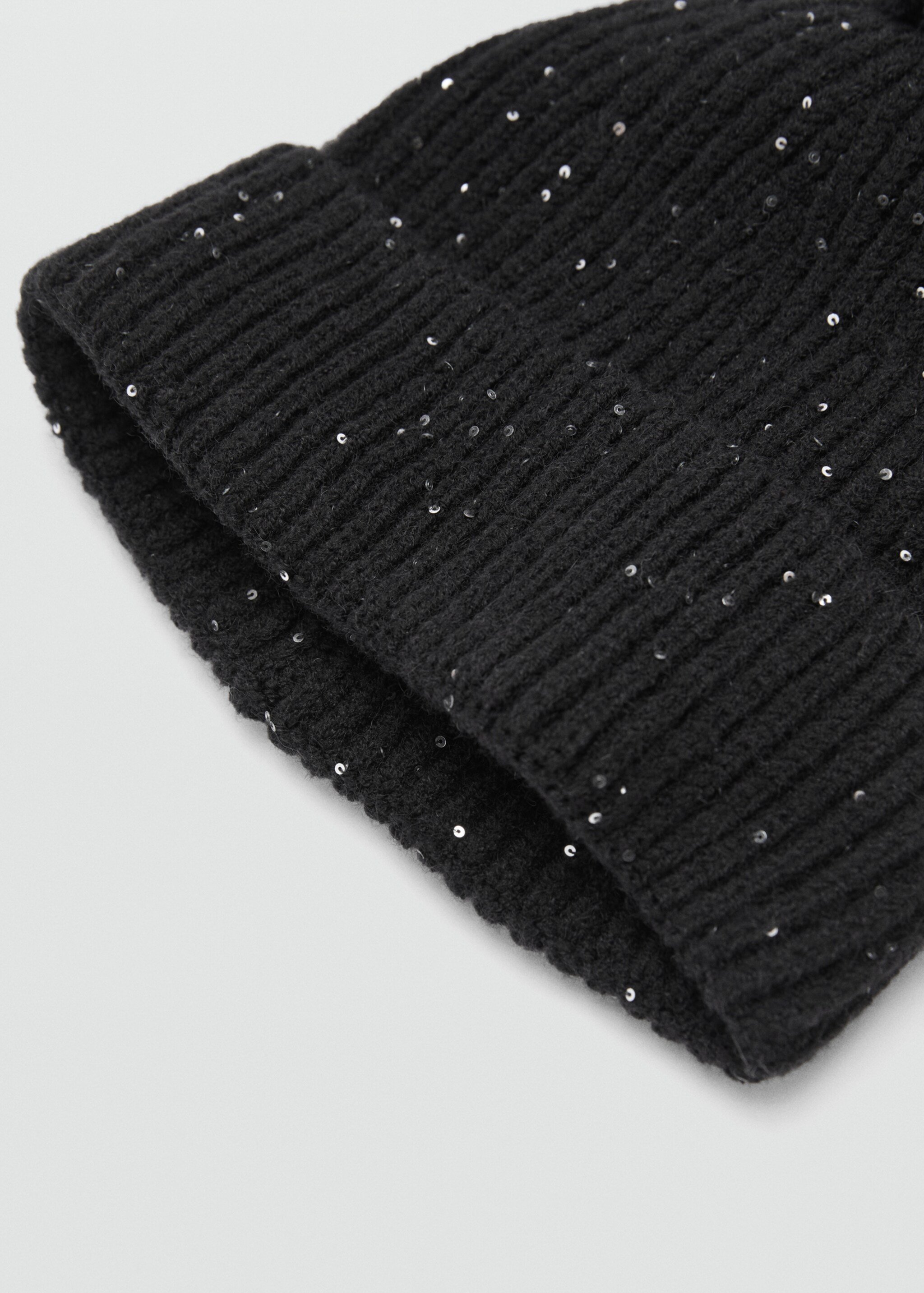 Paillettenverzierte Strickmütze - Mittlere Ansicht, Schwarz. Ref: 77057119-00.