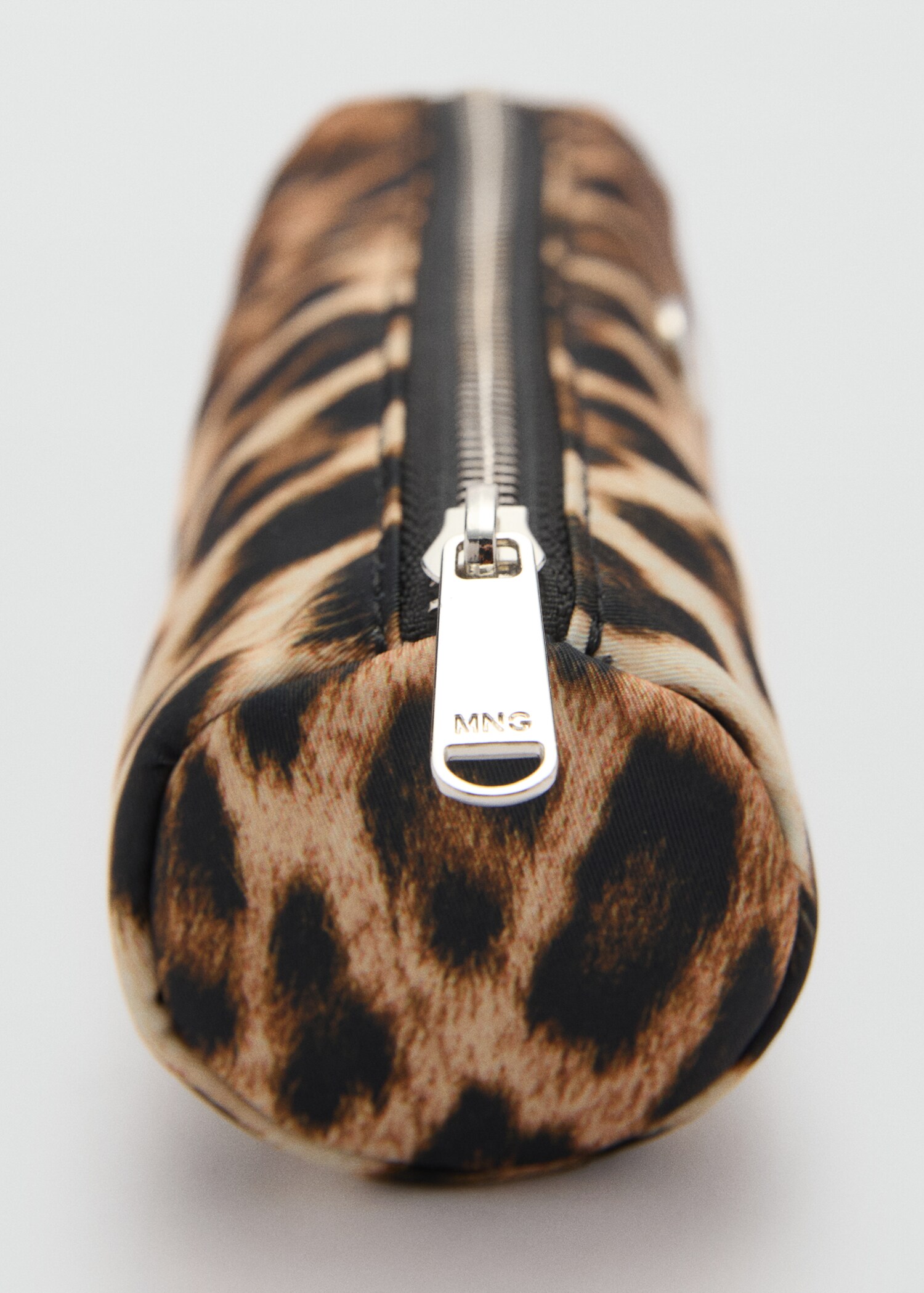 Nylon-Etui mit Leoparden-Print - Detail des Artikels 1