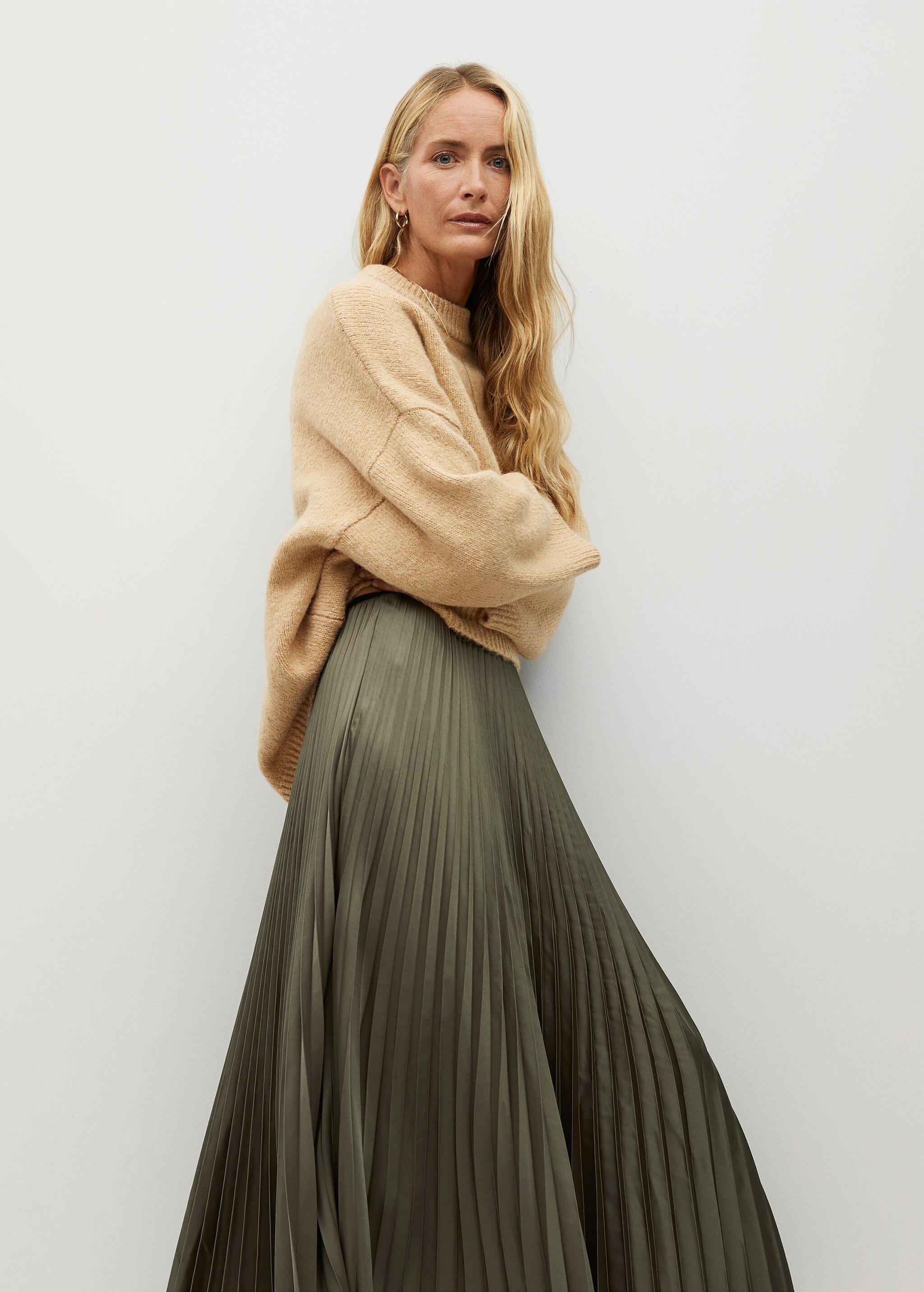 Satin pleated skirt - Details of the article 4