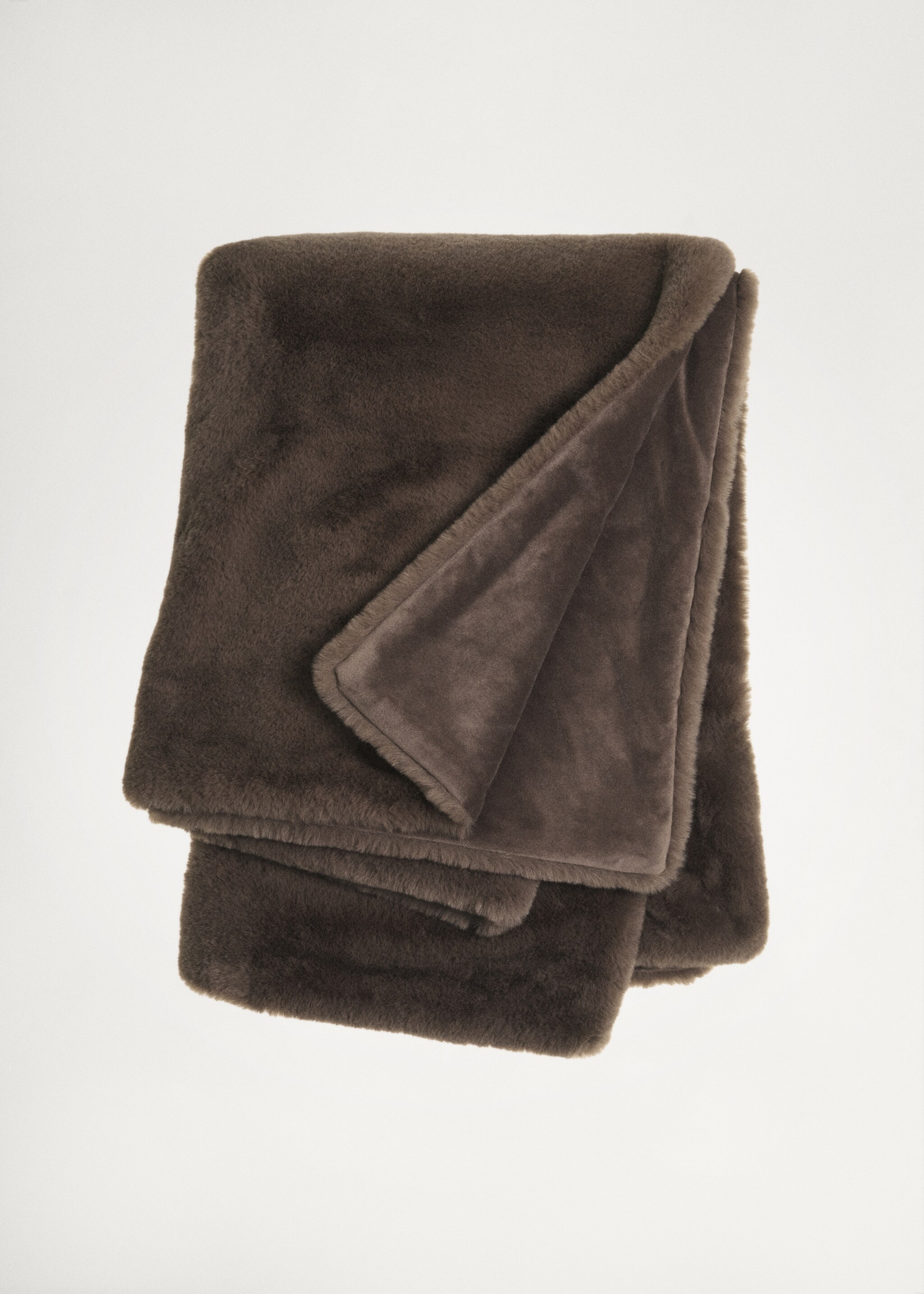 Faux-fur blanket 130x180cm - Details of the article 5, Brown. Ref: 77057642-00.
