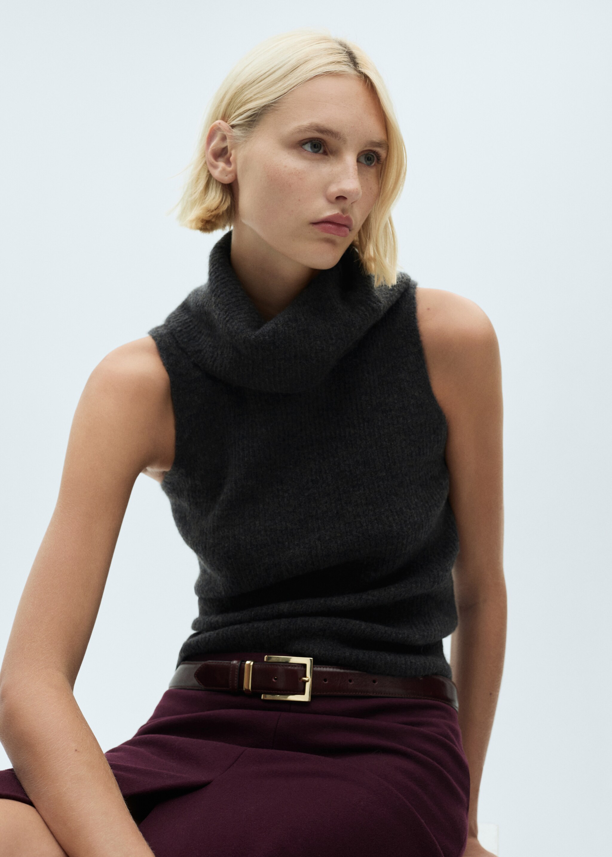 Turtleneck knitted top - Medium plane, Charcoal. Ref: 77057662-00.
