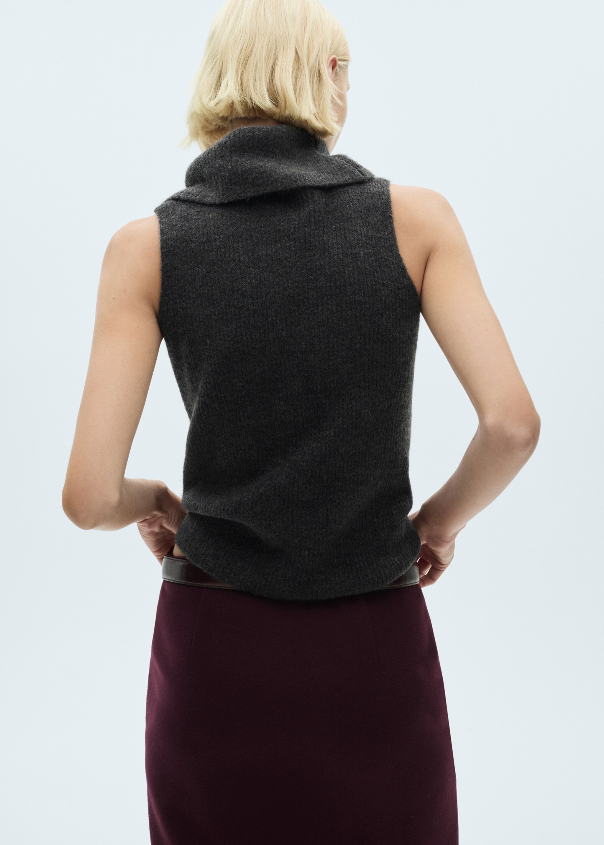 Turtleneck knitted top - Reverse of the article, Charcoal. Ref: 77057662-00.