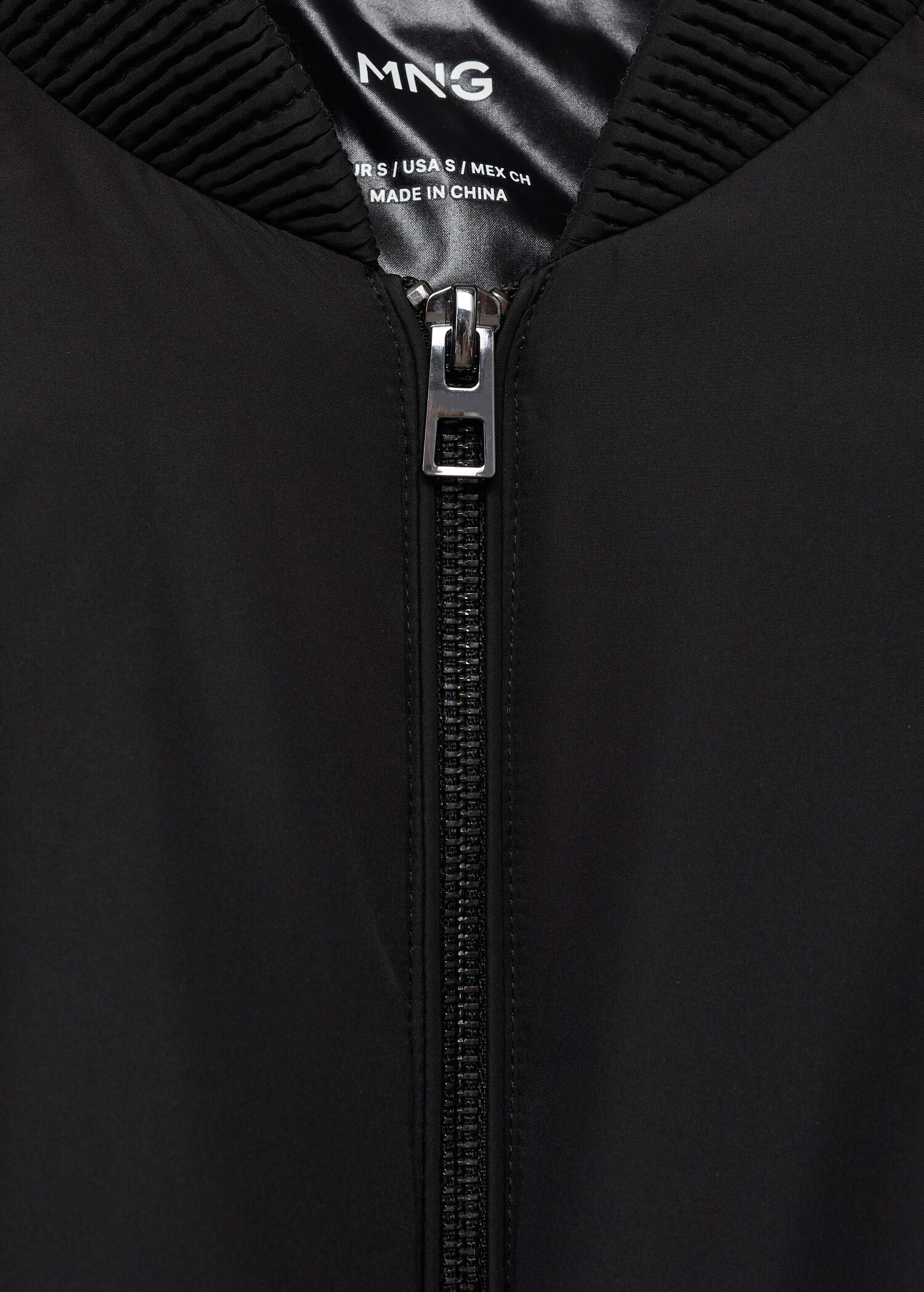 Bomber jacket with zip - Details of the article 8