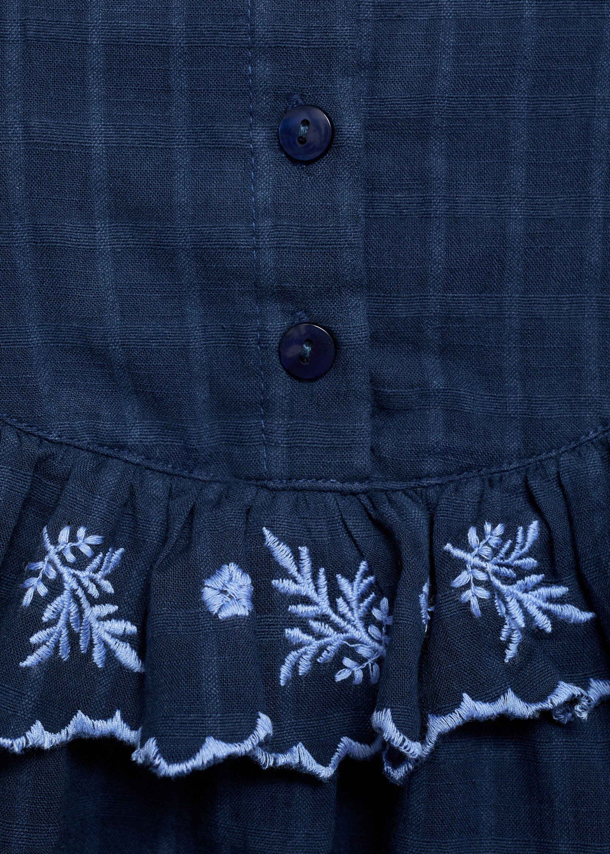 Kariertes Kleid mit besticktem Detail - Detail des Artikels 0
